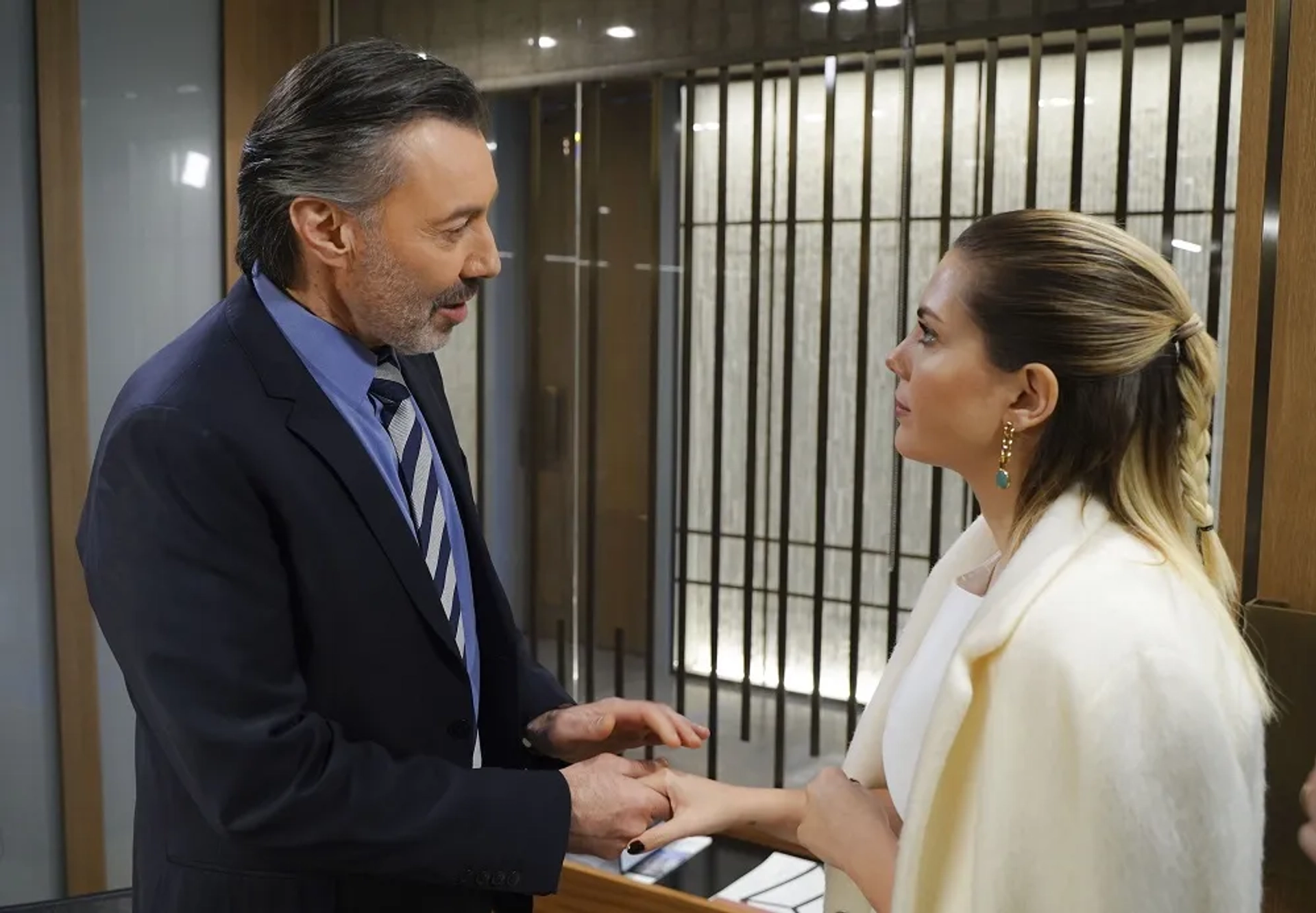 Hakan Karahan and Eda Ece in Forbidden Apple: Episode #3.23 (2020)