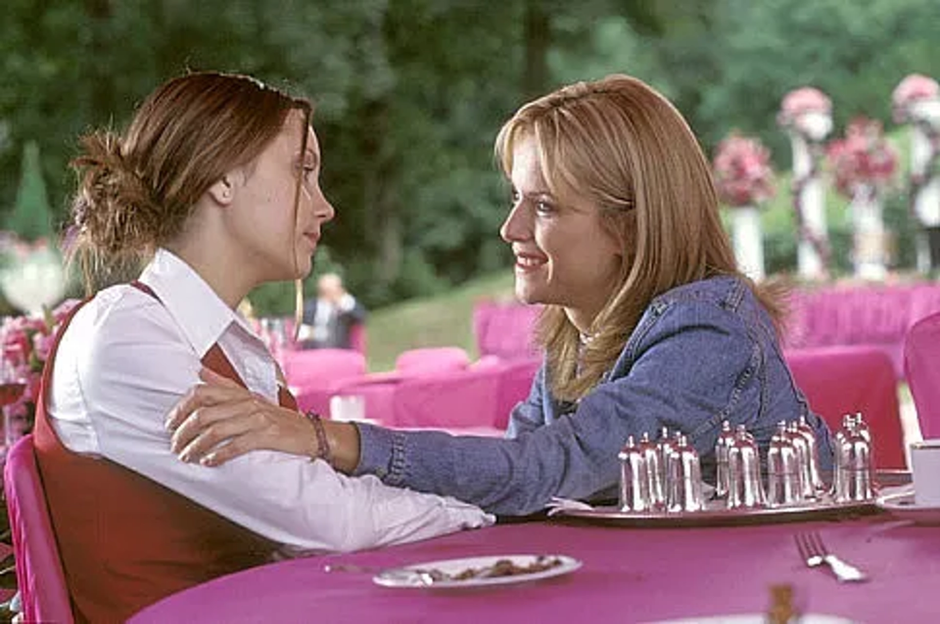 Kelly Preston and Amanda Bynes in What a Girl Wants (2003)