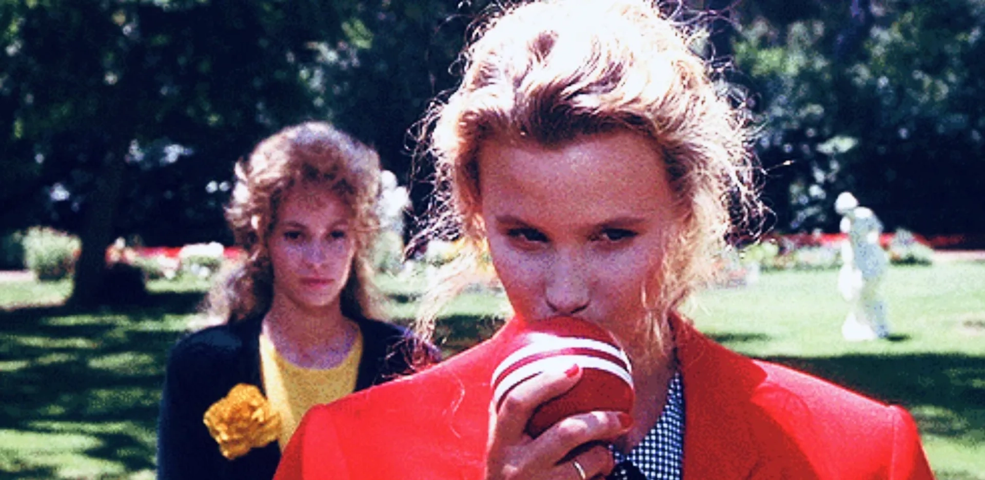 Lisanne Falk and Kim Walker in Heathers (1988)