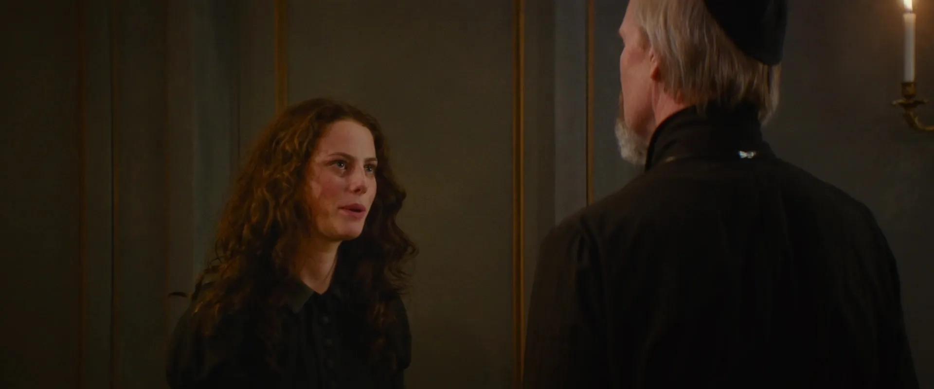 William Hurt and Kaya Scodelario in The King's Daughter (2022)