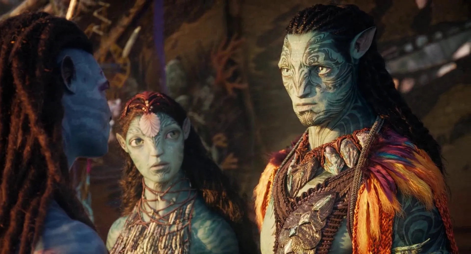 Kate Winslet, Cliff Curtis, and Sam Worthington in Avatar: The Way of Water (2022)