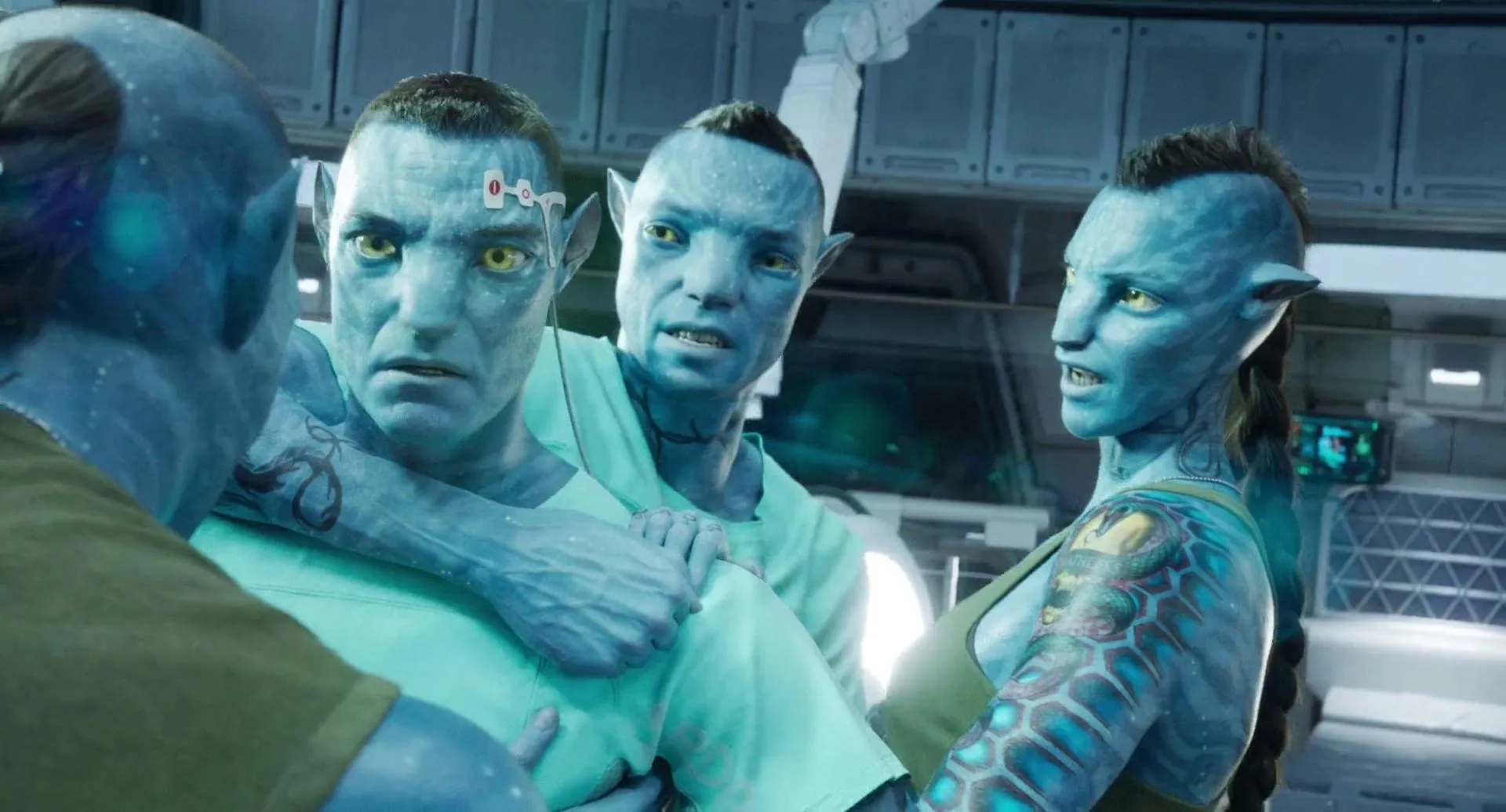 Stephen Lang, Sean Anthony Moran, and Alicia Vela-Bailey in Avatar: The Way of Water (2022)