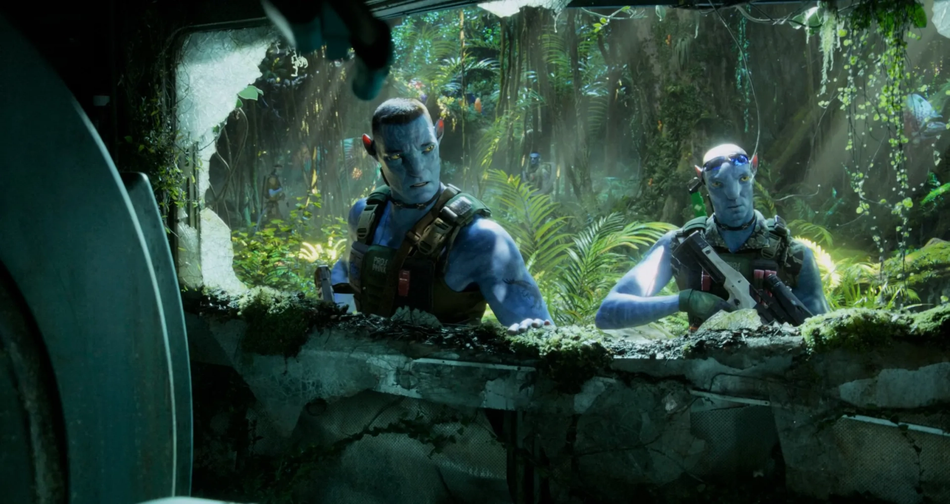 Stephen Lang and Matt Gerald in Avatar: The Way of Water (2022)