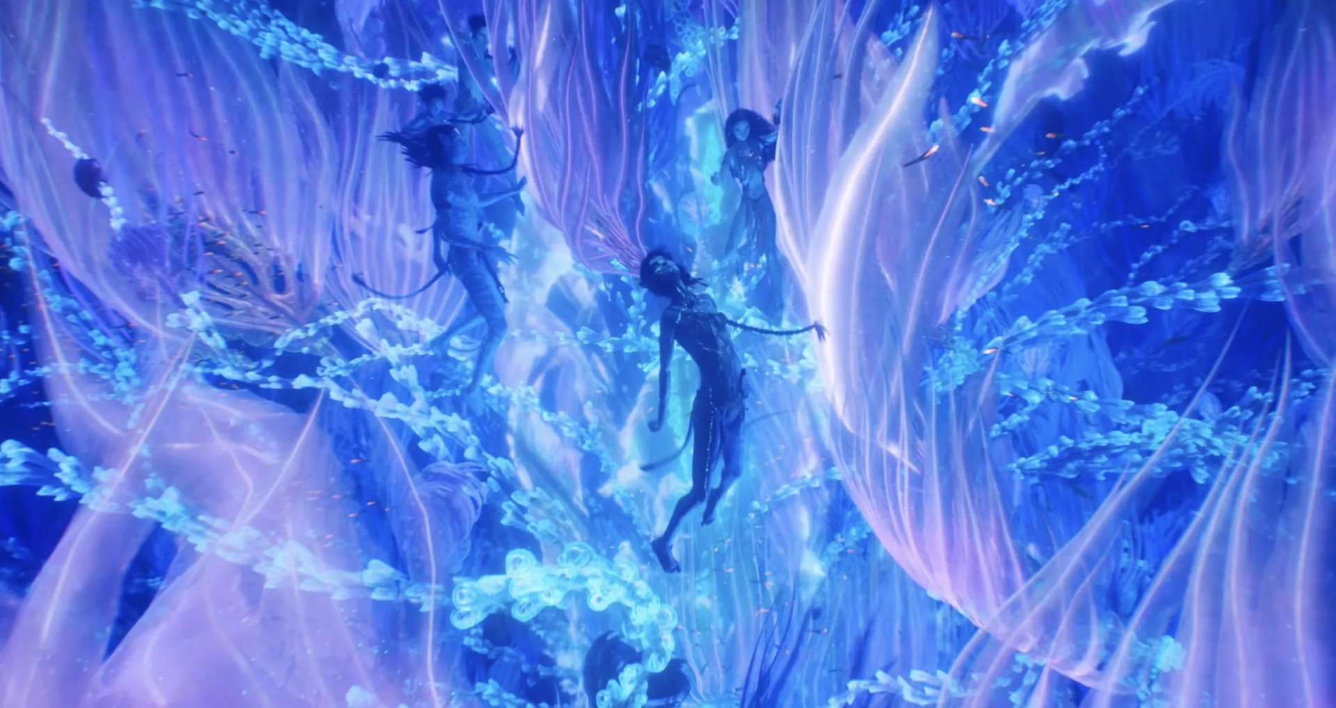 Sigourney Weaver, Bailey Bass, Filip Geljo, Jamie Flatters, and Trinity Jo-Li Bliss in Avatar: The Way of Water (2022)