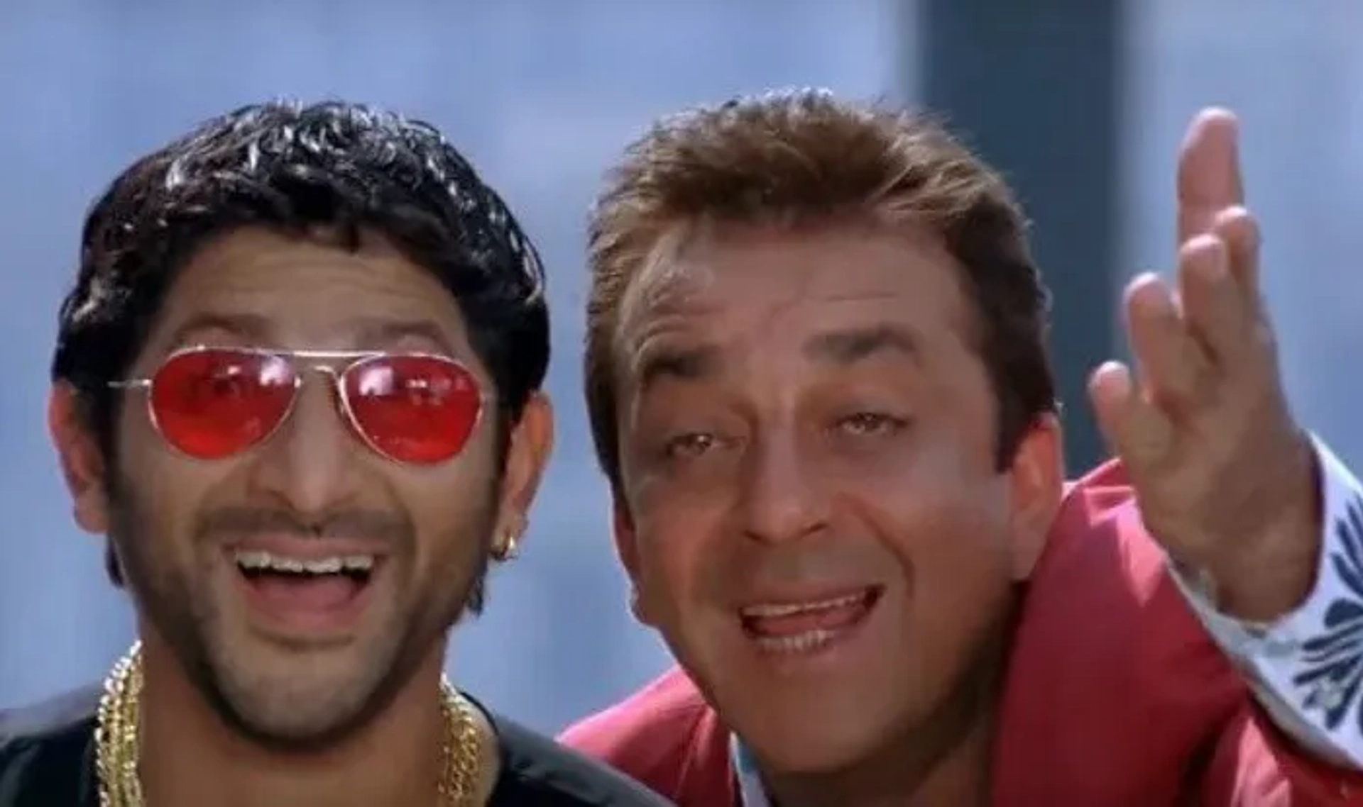 Sanjay Dutt and Arshad Warsi in Carry On, Munna Bhai (2006)