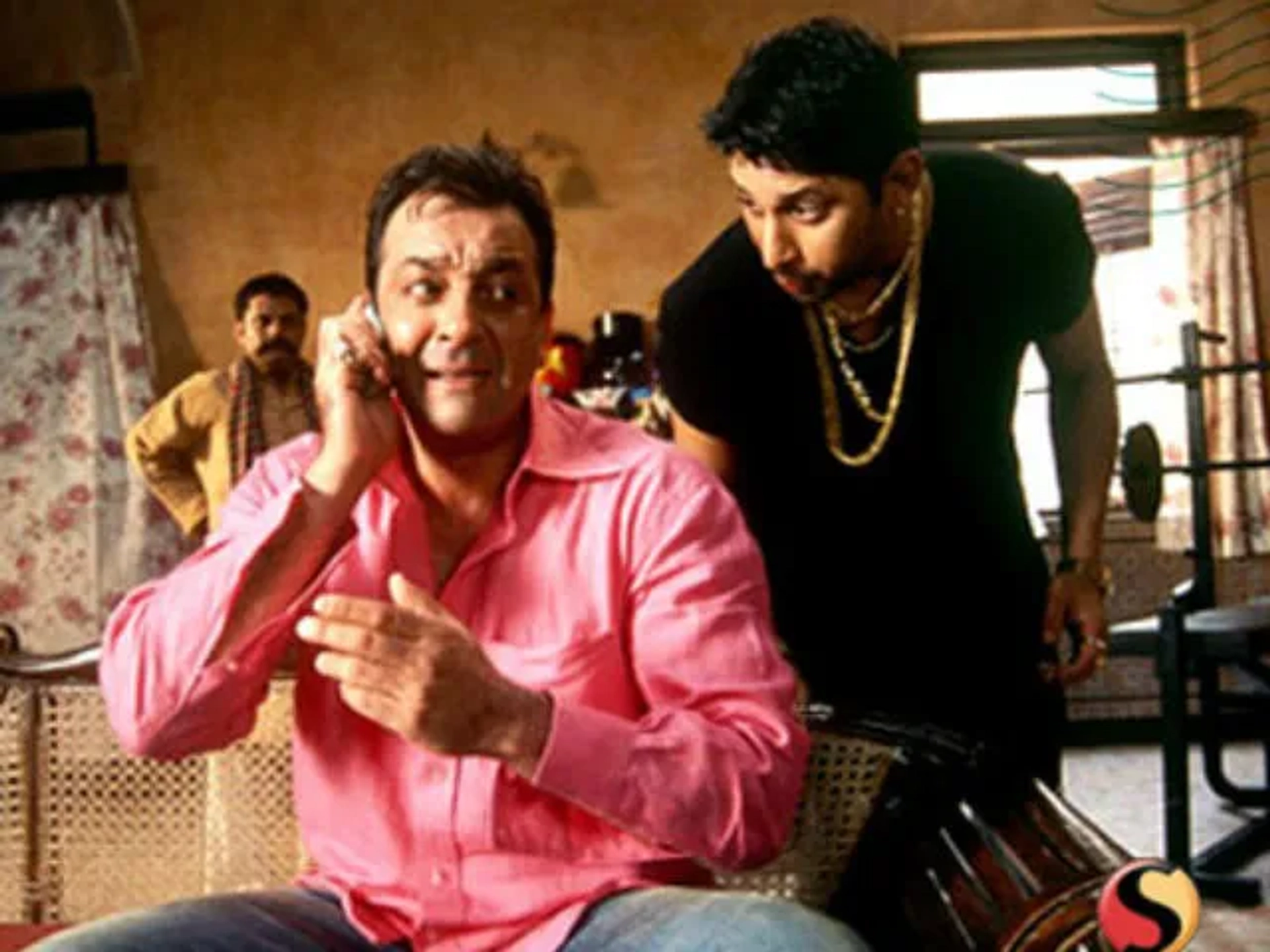 Sanjay Dutt and Arshad Warsi in Carry On, Munna Bhai (2006)