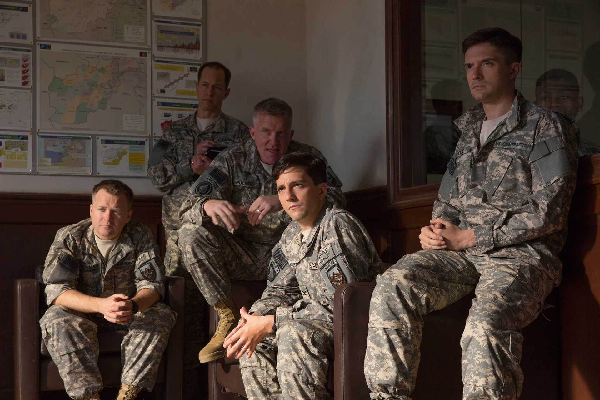 Anthony Michael Hall, Daniel Betts, Topher Grace, Anthony Hayes, and John Magaro in War Machine (2017)