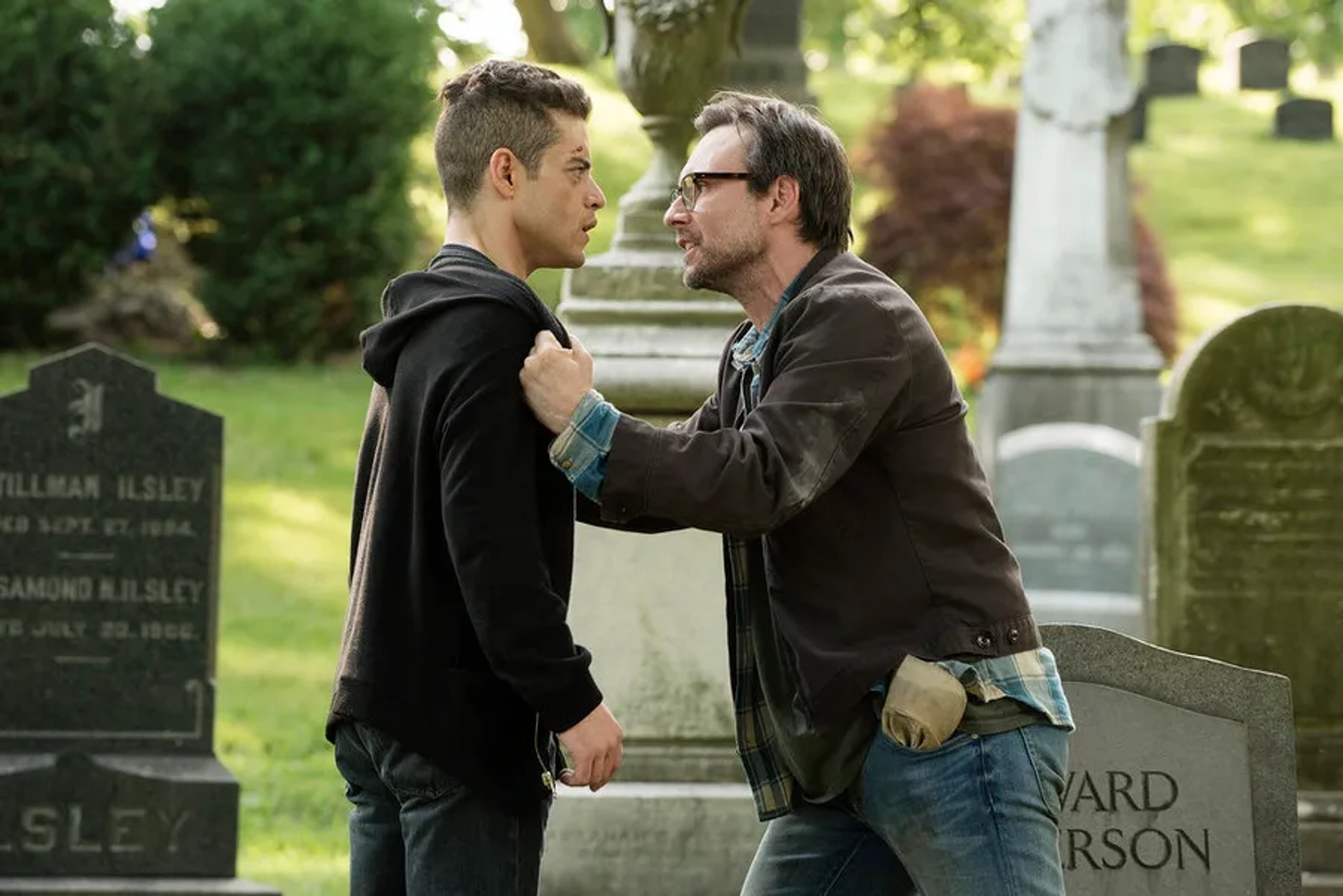 Christian Slater and Rami Malek in Mr. Robot (2015)