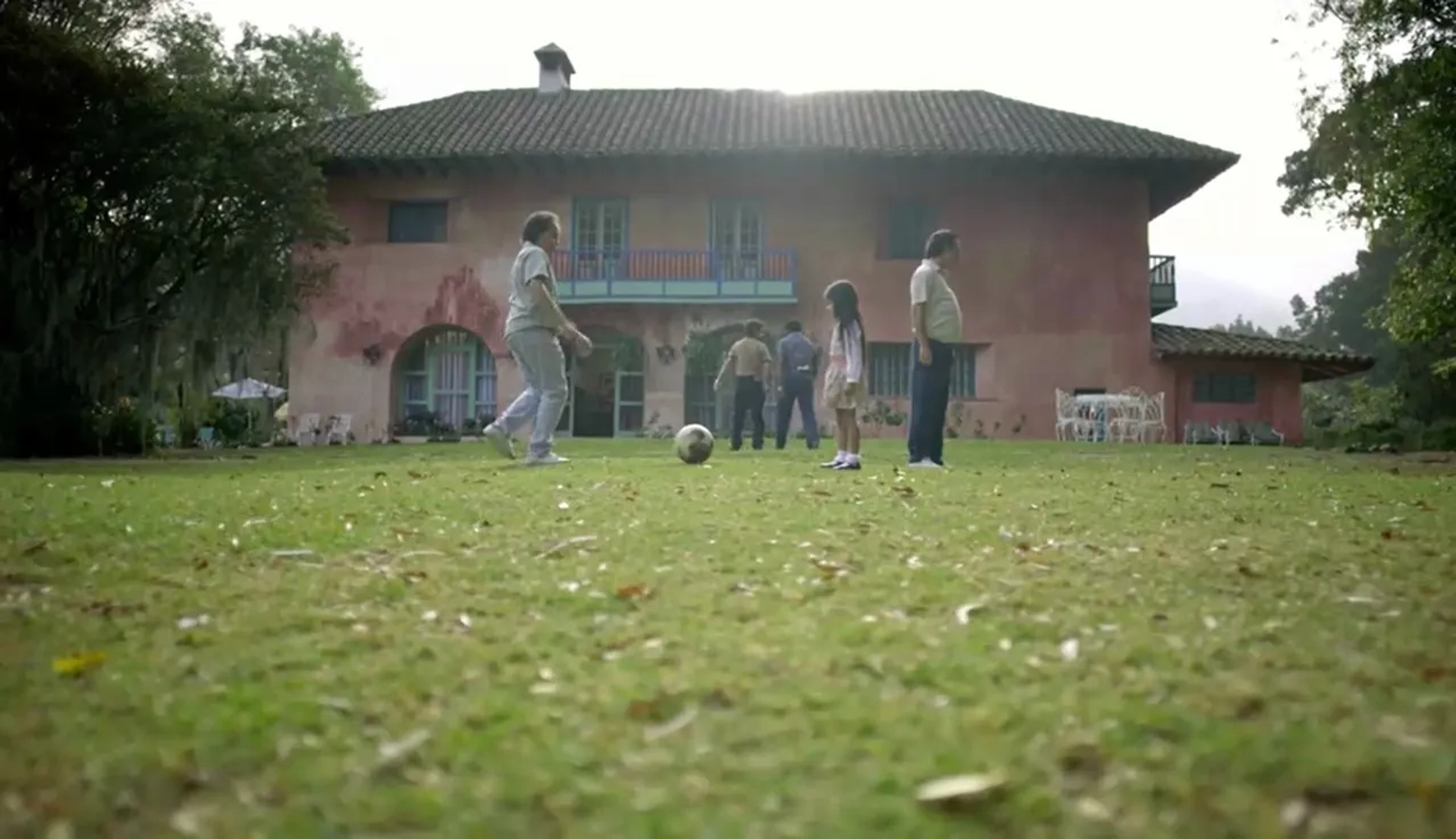 Wagner Moura, Juan Murcia, and María José Sanchez Real in Narcos (2015)