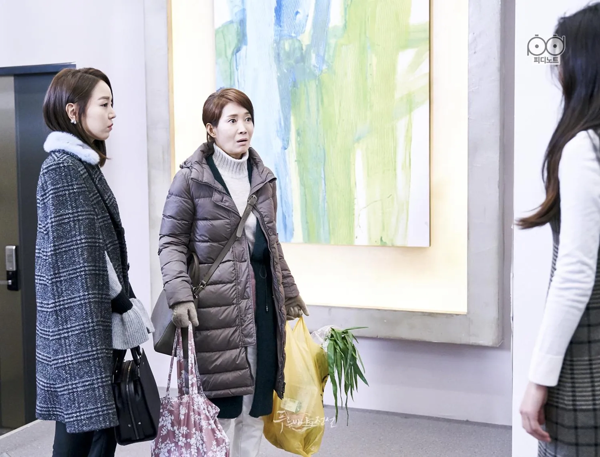 Na Young-hee and Shin Hye-sun in Legend of the Blue Sea (2016)