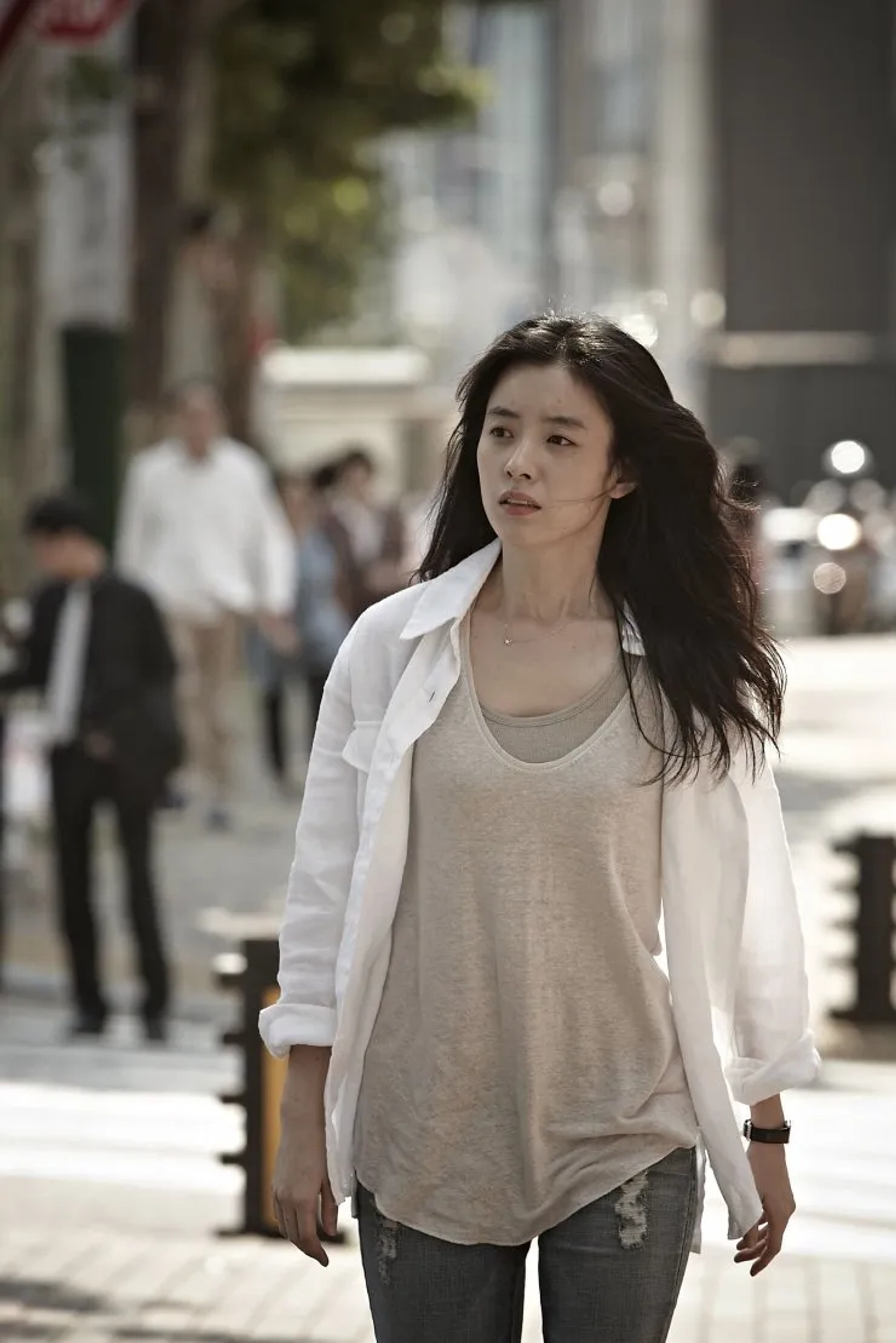 Han Hyo-joo in Love 911 (2012)