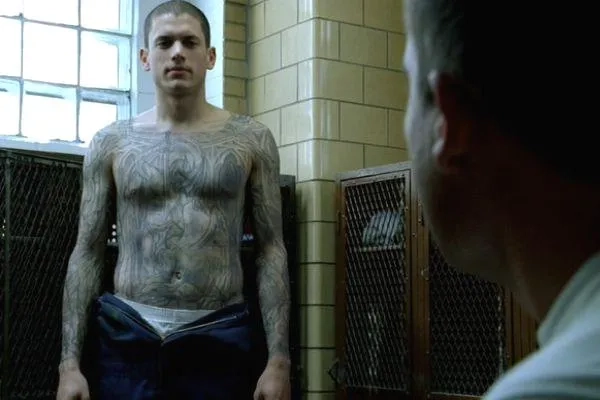 Wentworth Miller and Dominic Purcell in Prison Break (2005)