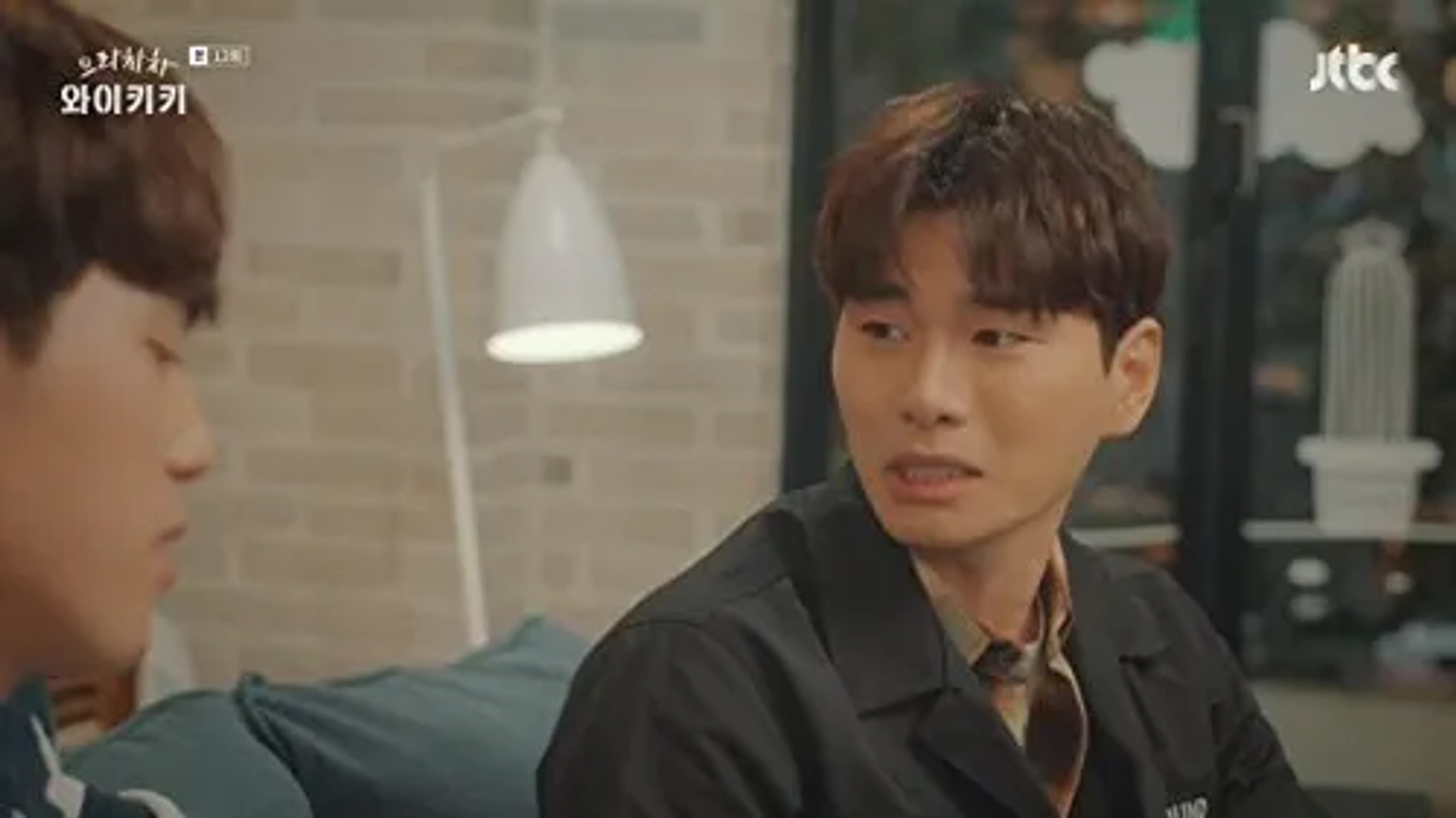 Yi-Kyeong Lee in Welcome to Waikiki (2018)