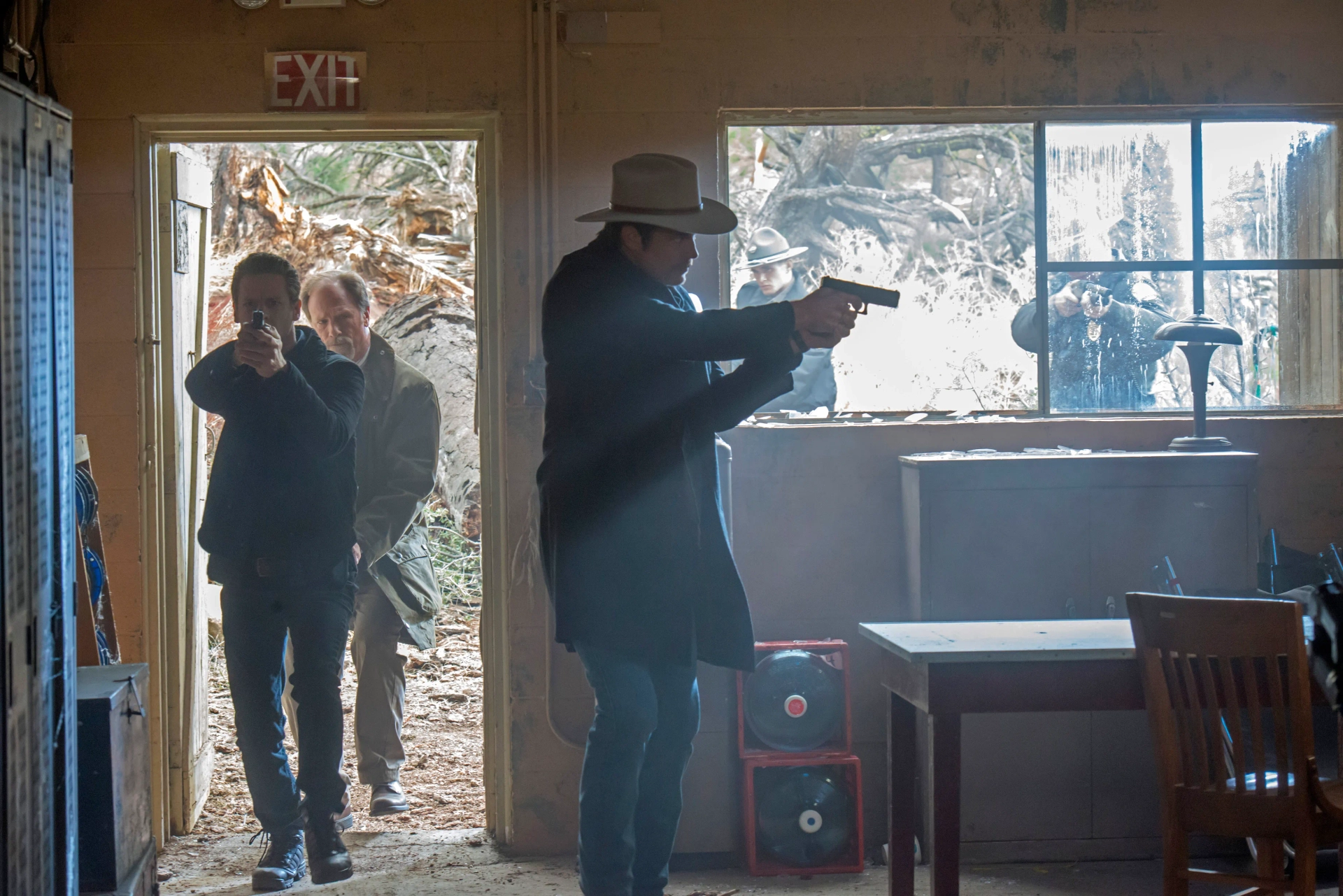 Louis Herthum, Timothy Olyphant, and Jacob Pitts in Justified (2010)