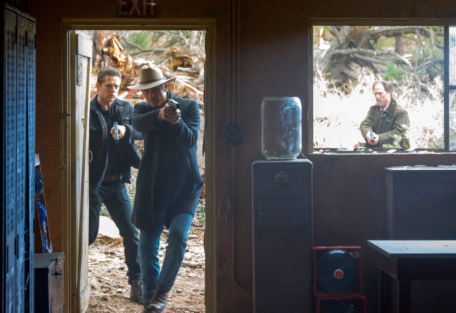 Louis Herthum, Timothy Olyphant, and Jacob Pitts in Justified (2010)