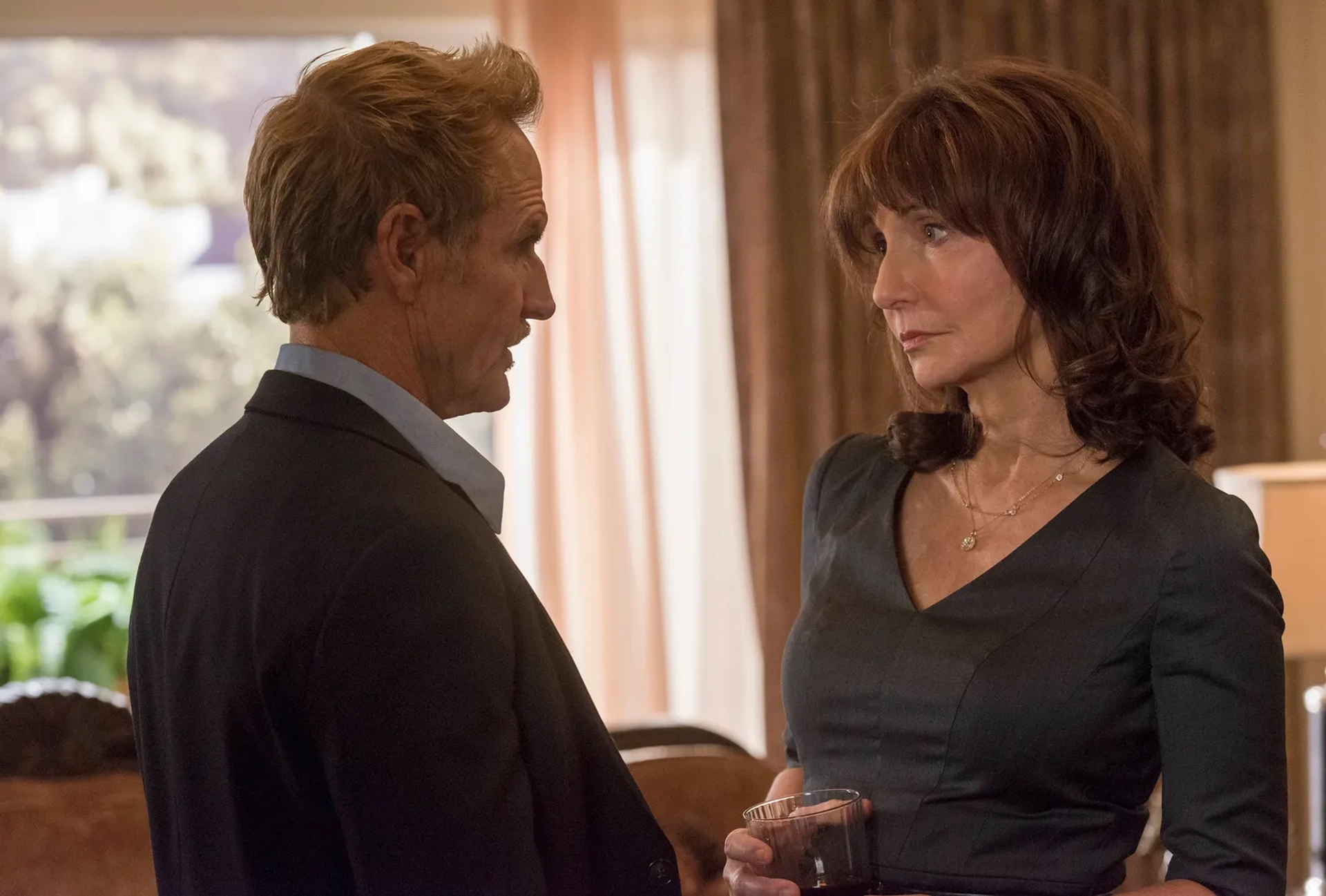 Mary Steenburgen and Jere Burns in Justified (2010)