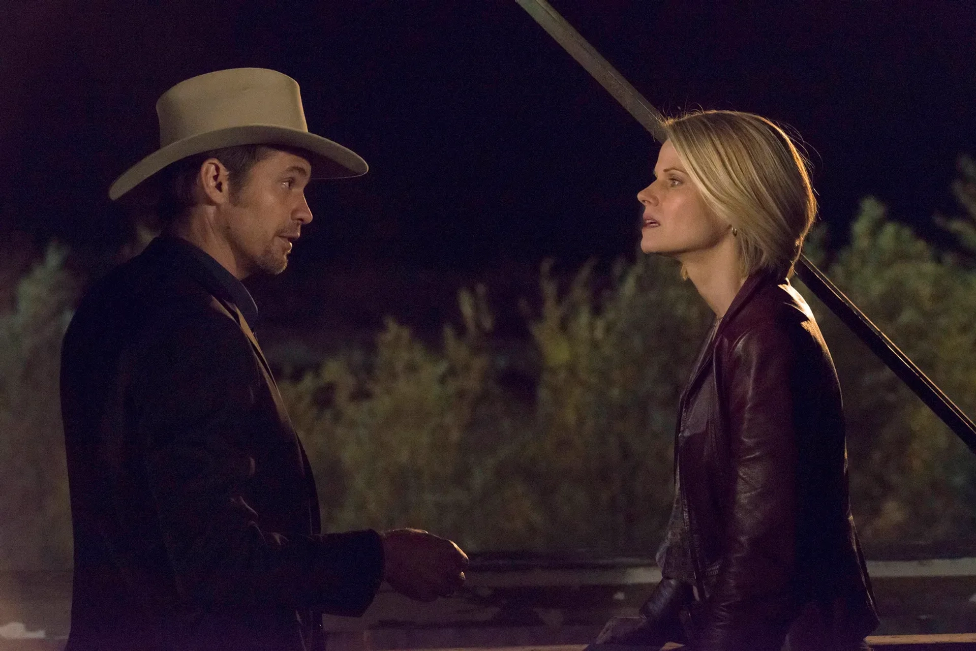 Joelle Carter and Timothy Olyphant in Justified (2010)