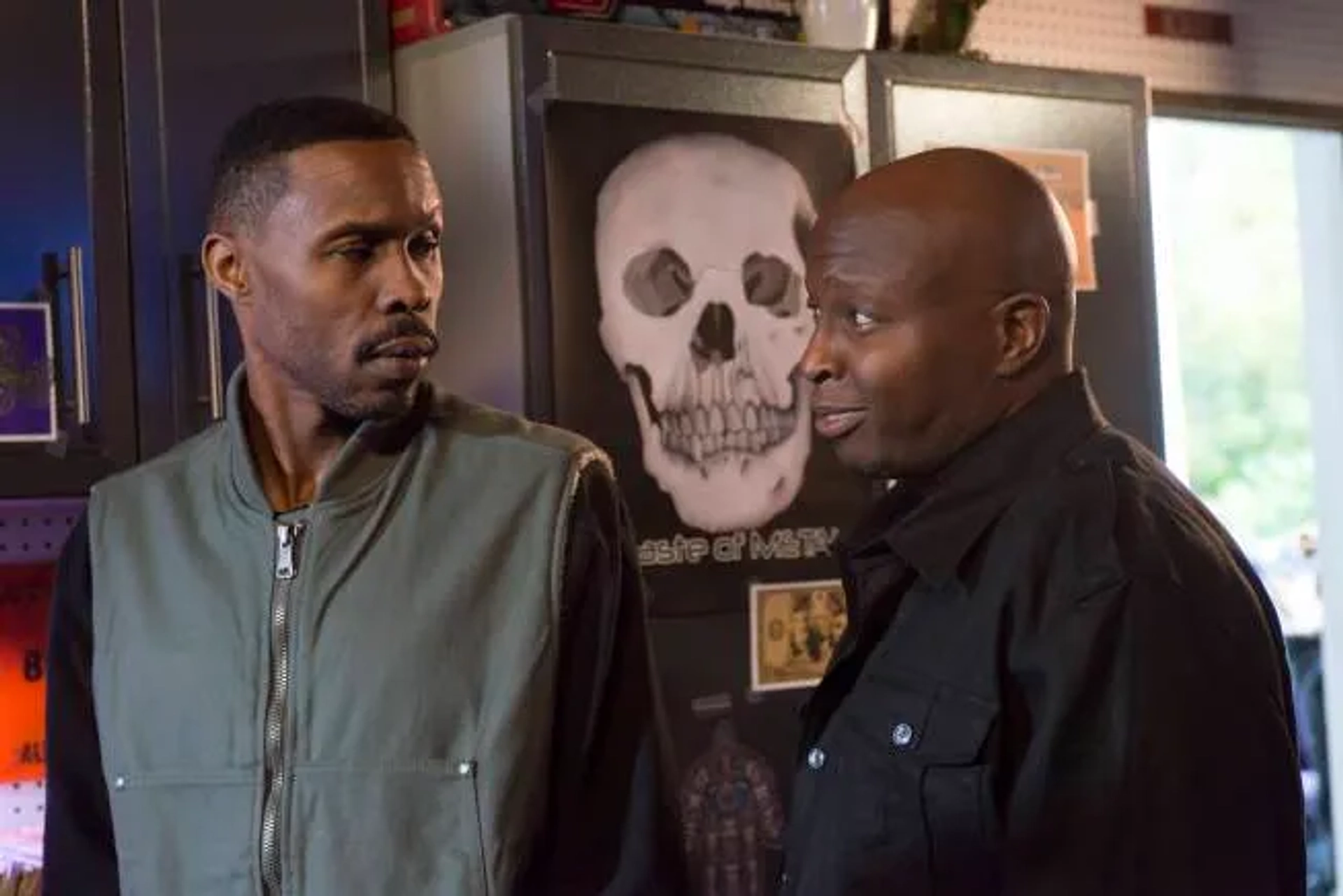 Steve Harris and Wood Harris in Justified (2010)