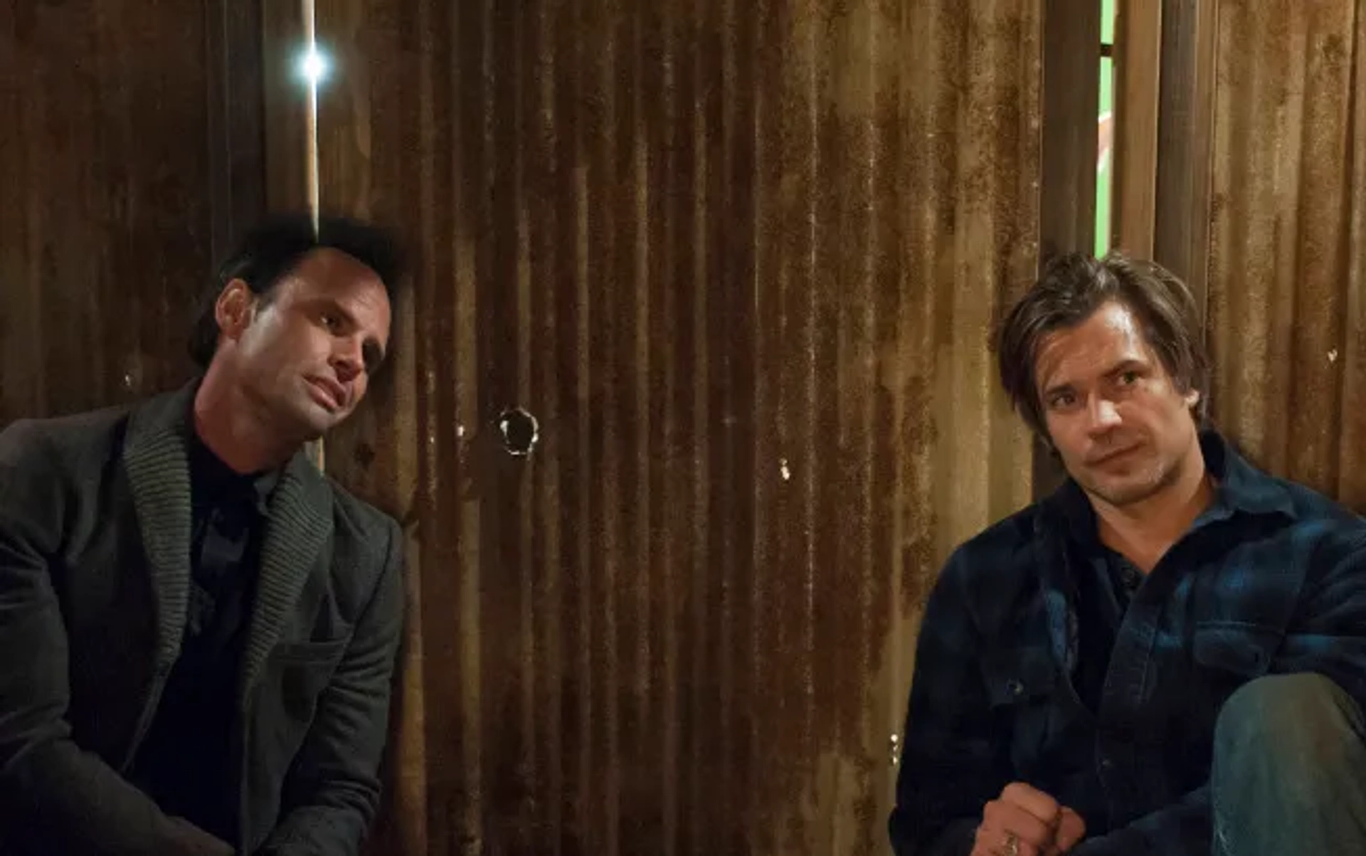 Walton Goggins and Timothy Olyphant in Justified (2010)