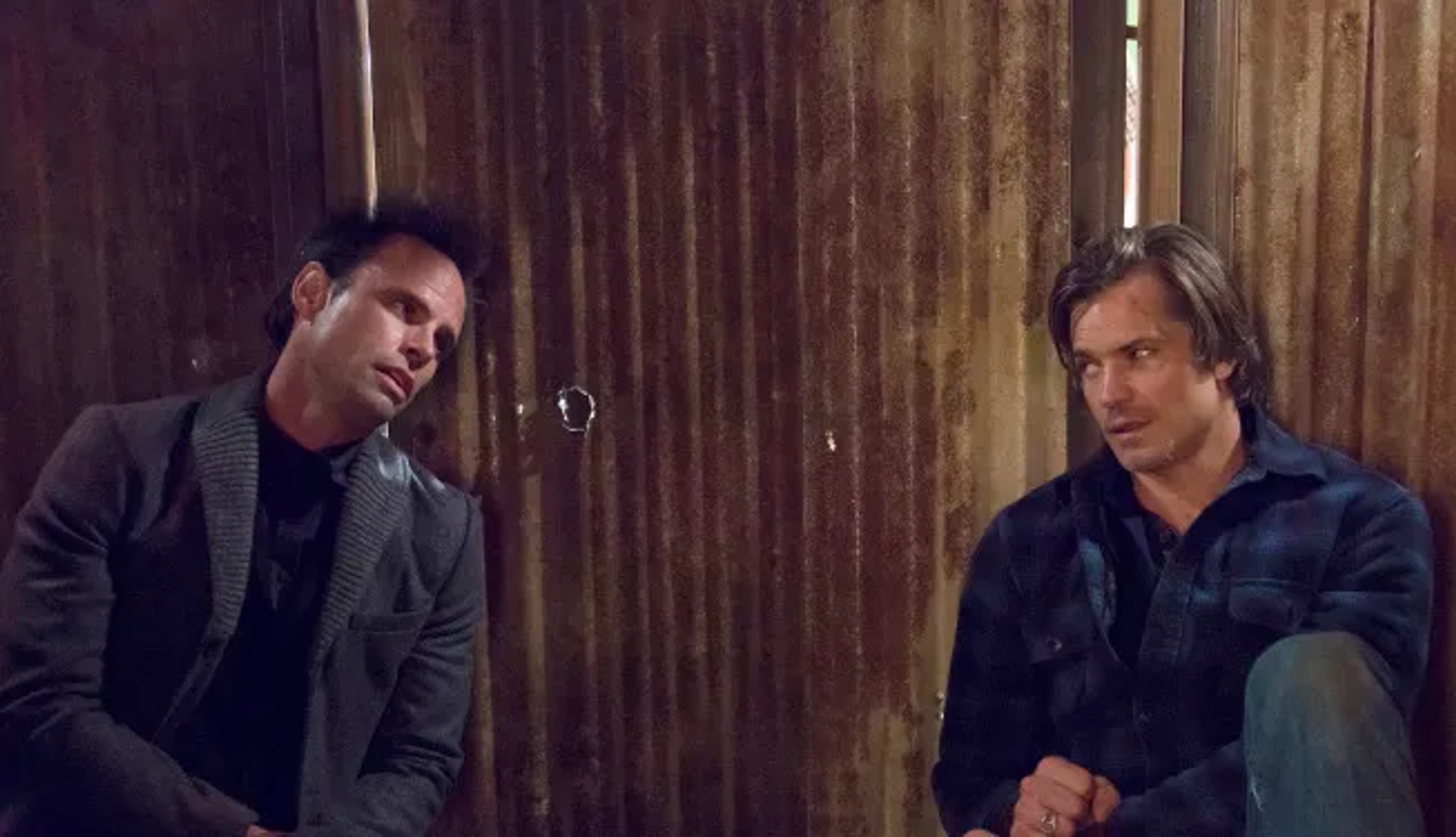 Walton Goggins and Timothy Olyphant in Justified (2010)