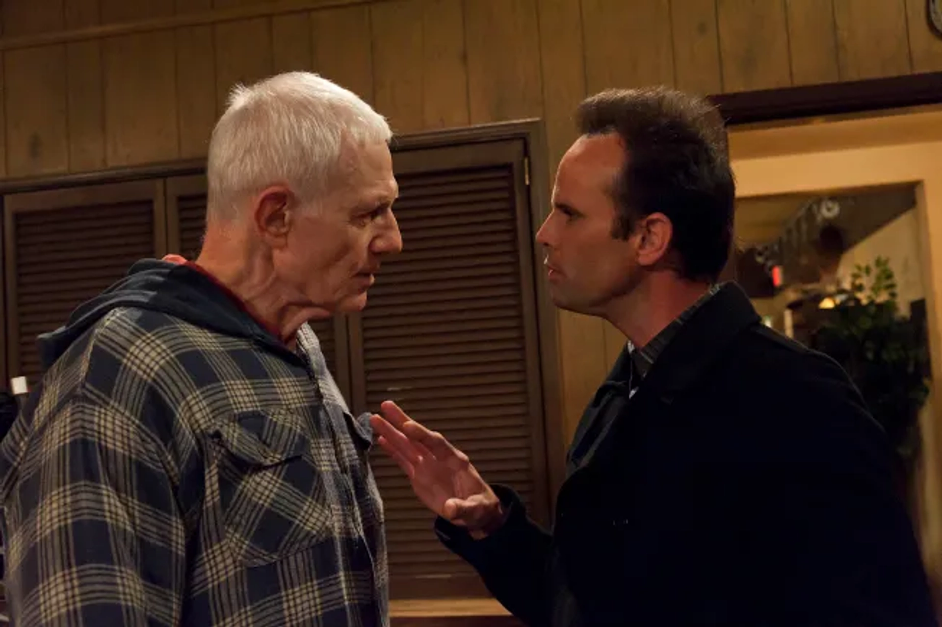 Raymond J. Barry and Walton Goggins in Justified (2010)