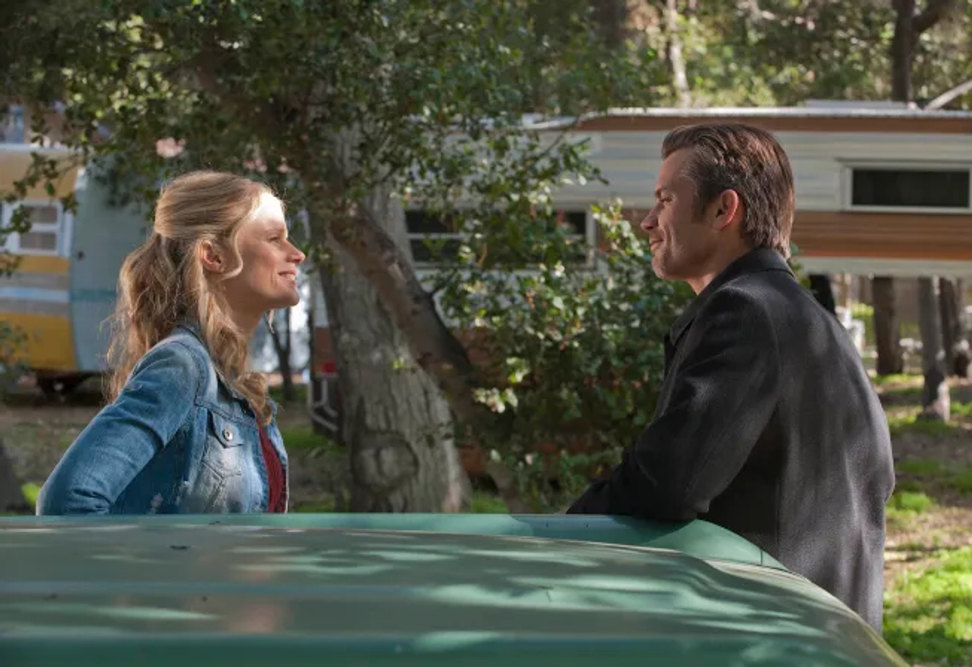 Joelle Carter and Timothy Olyphant in Justified (2010)