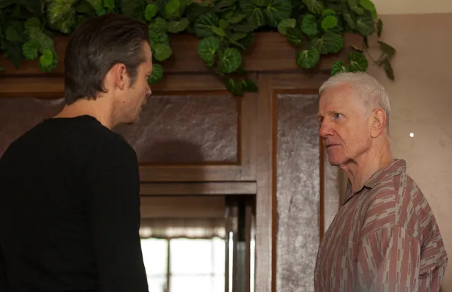 Raymond J. Barry and Timothy Olyphant in Justified (2010)