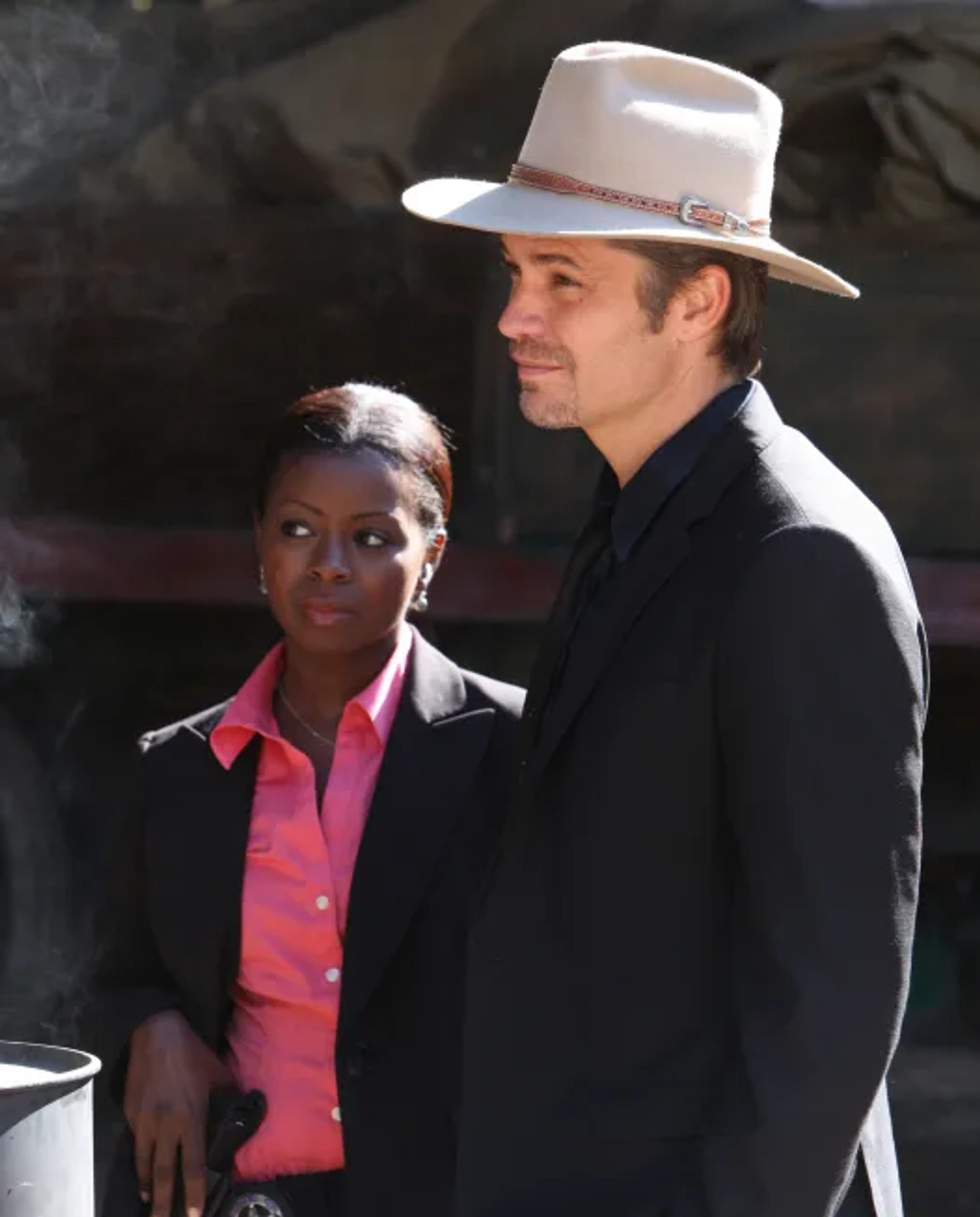 Timothy Olyphant and Erica Tazel in Justified (2010)