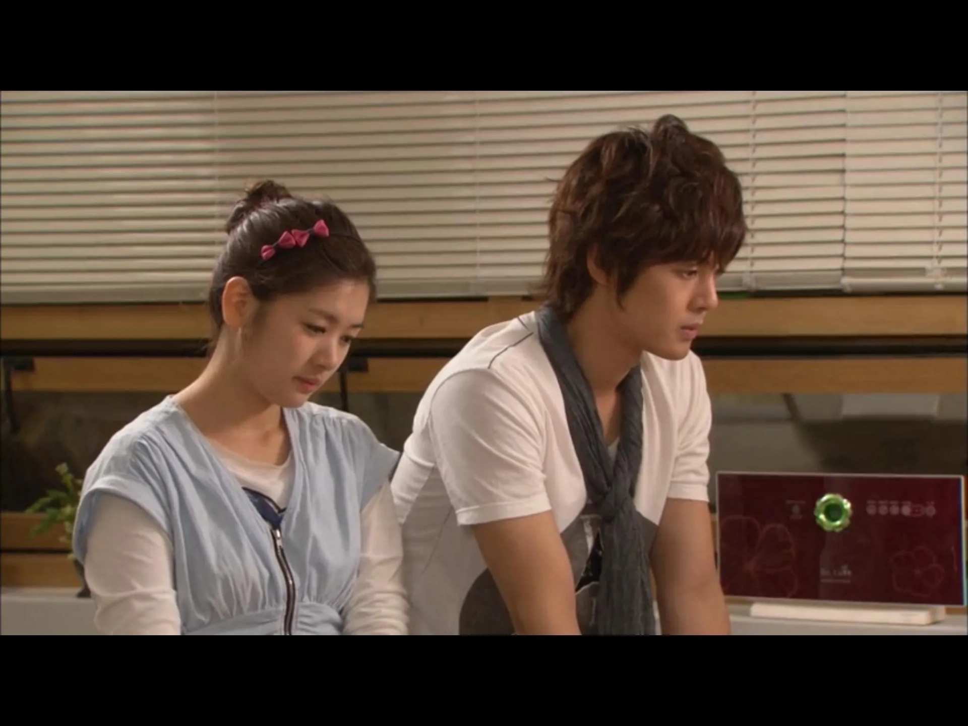 Kim Hyun-joong and Jung So-Min in Mischievous Kiss (2010)