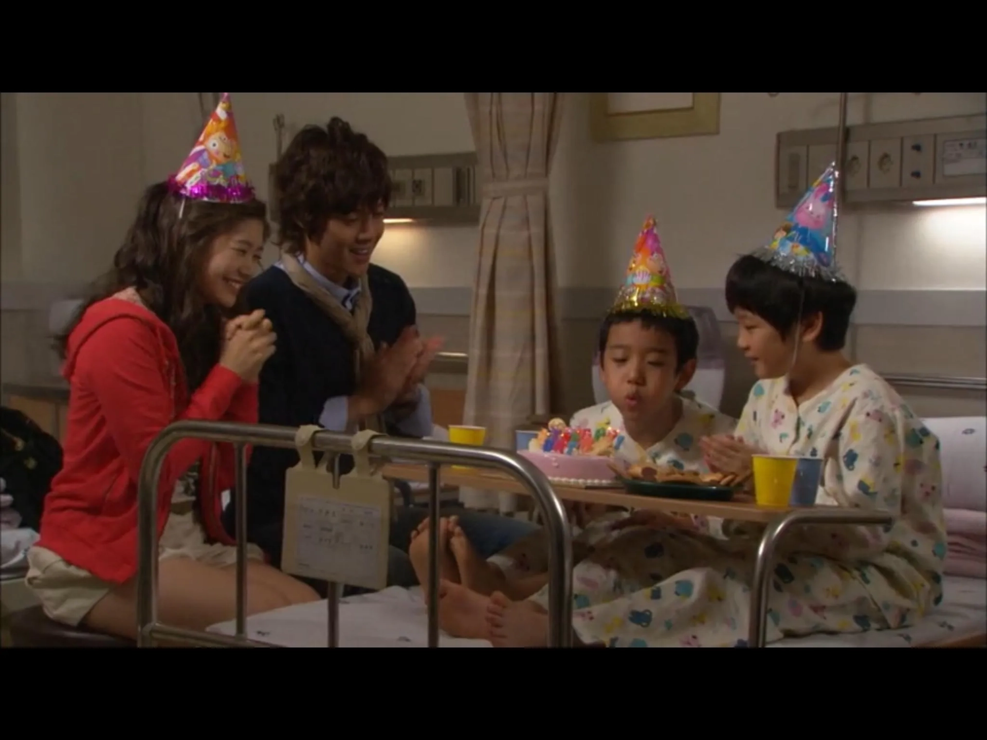 Kim Hyun-joong, Won-hong Choi, and Jung So-Min in Mischievous Kiss (2010)