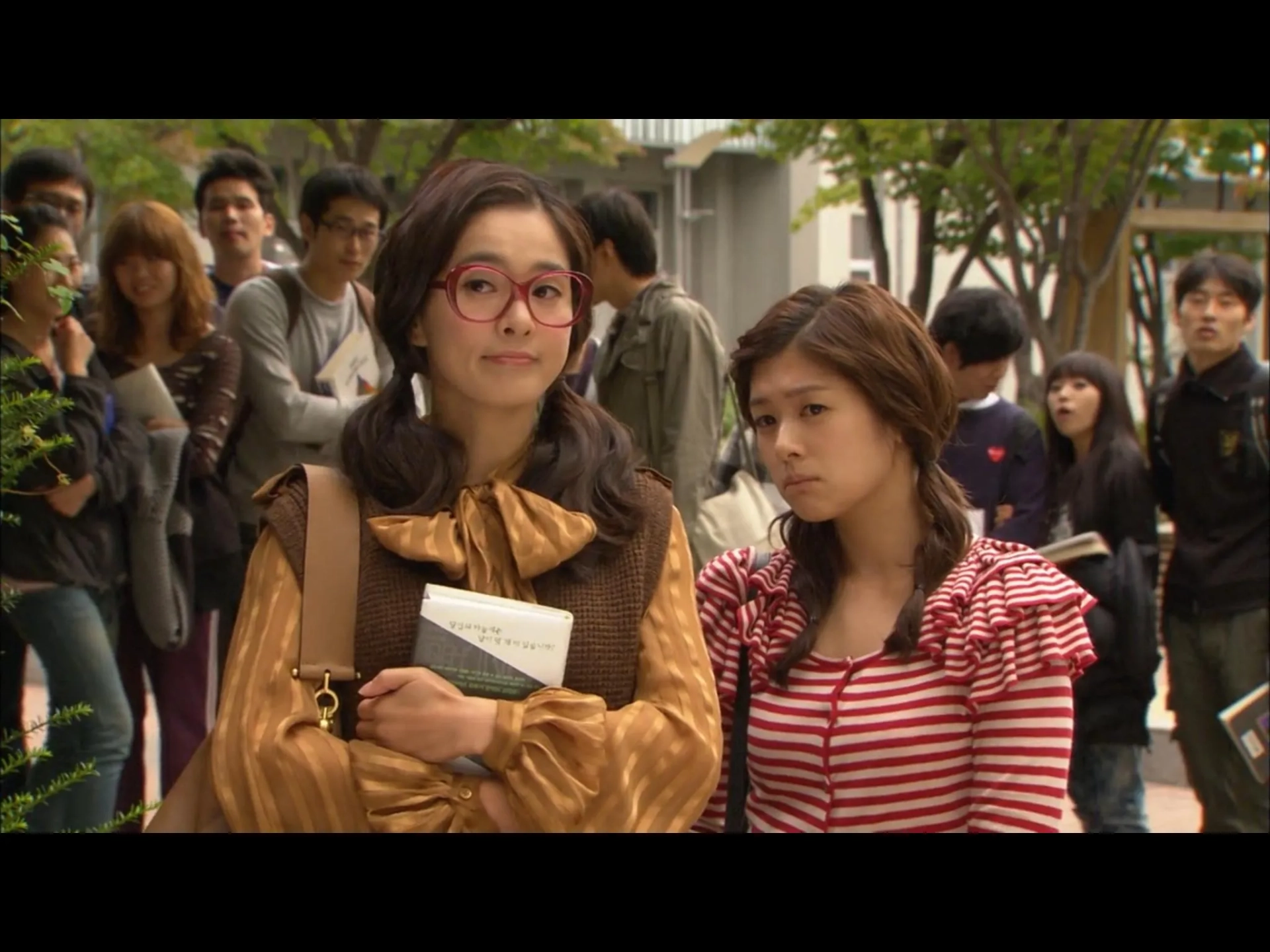 Hye-Young Jung and Jung So-Min in Mischievous Kiss (2010)