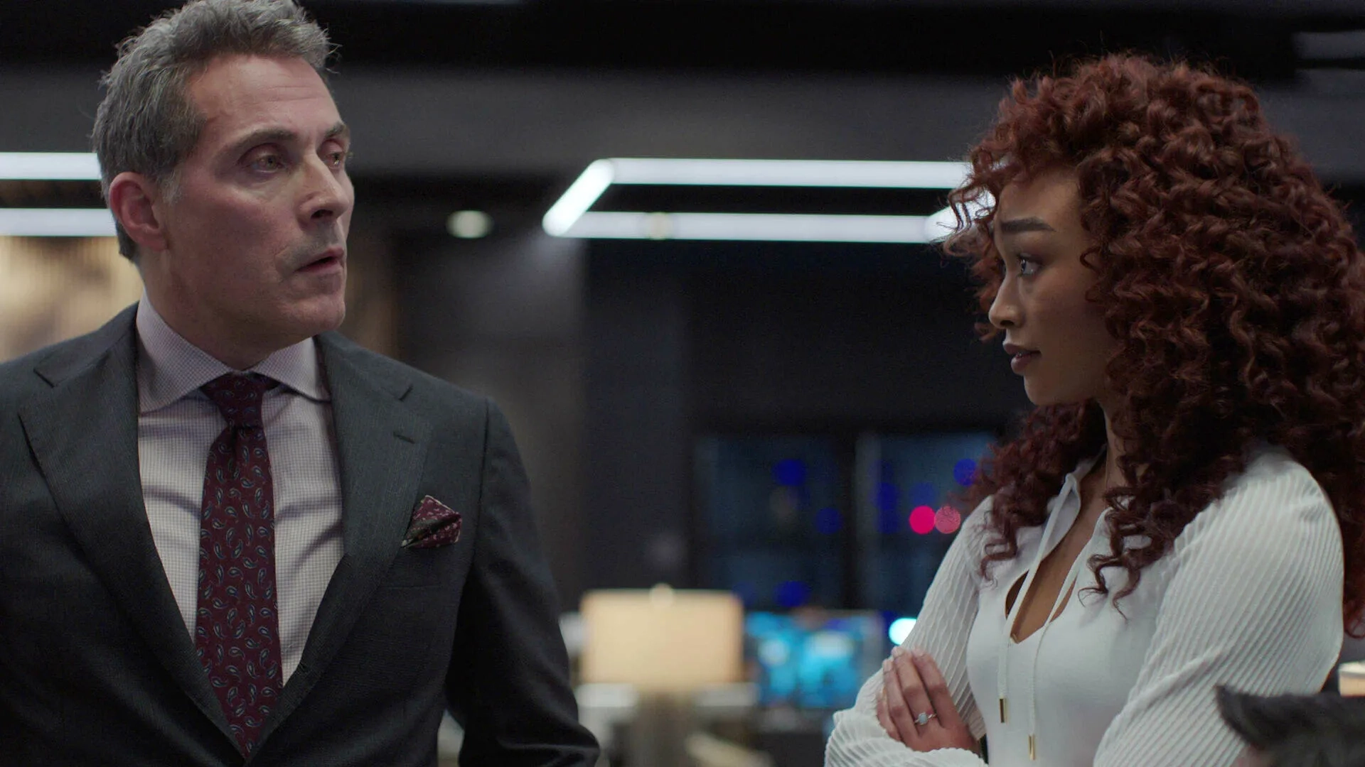 Rufus Sewell and Tati Gabrielle in Kaleidoscope (2023)