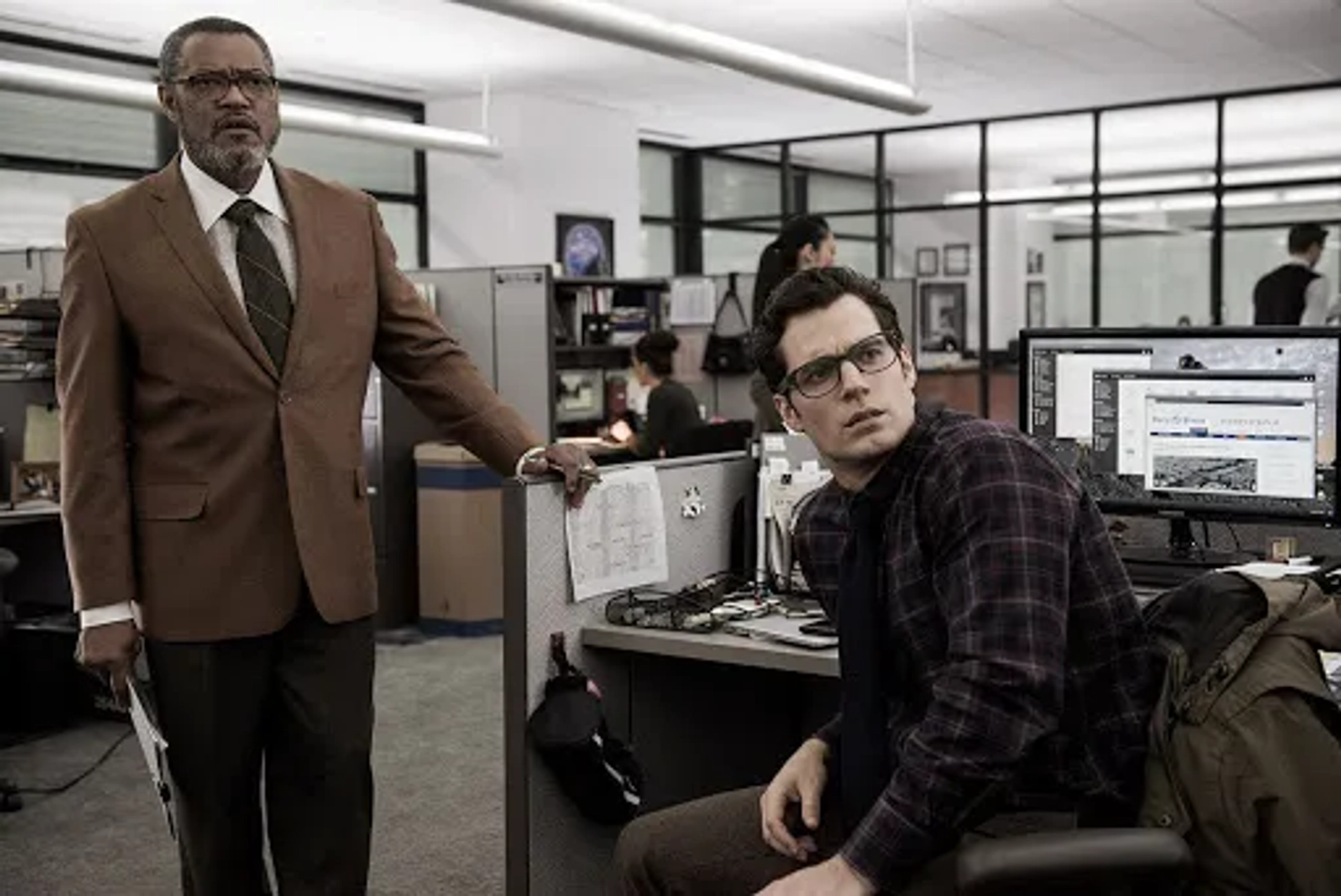 Laurence Fishburne and Henry Cavill in Batman v Superman: Dawn of Justice (2016)