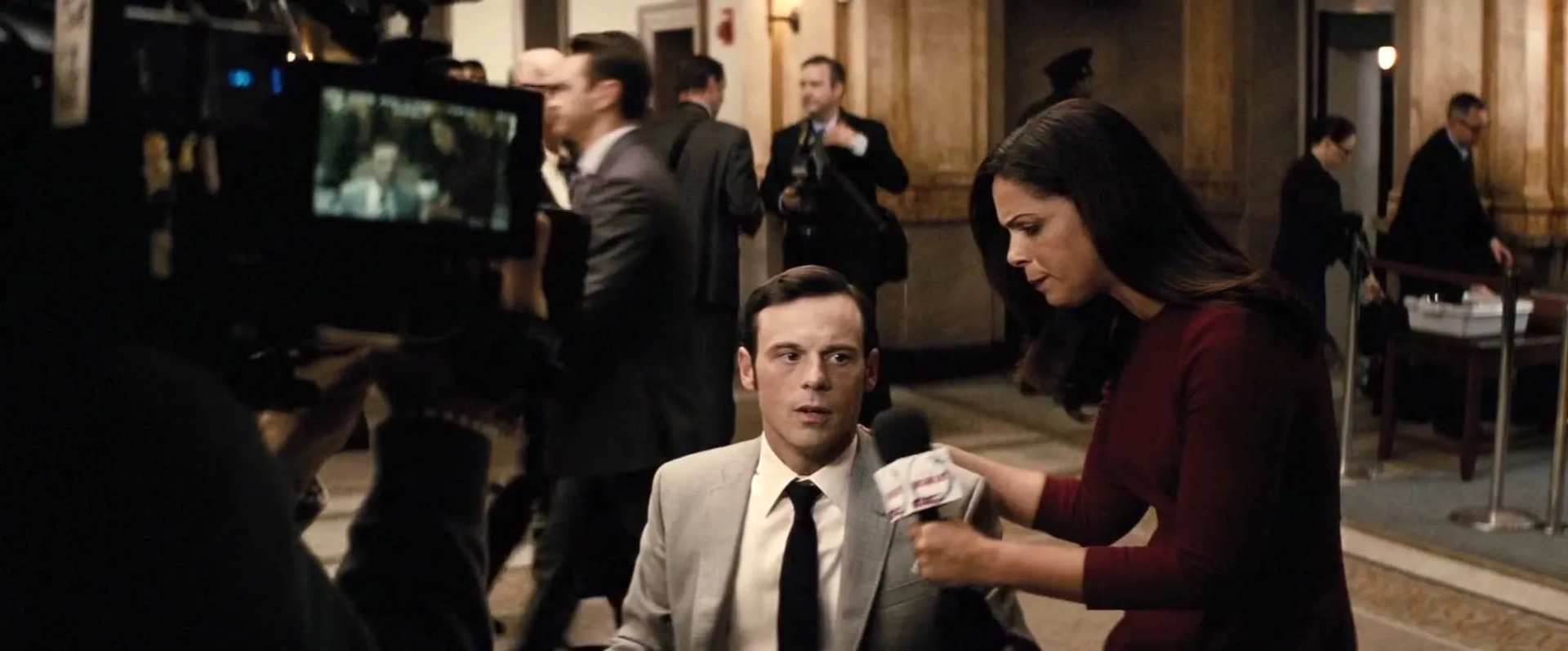 Soledad O'Brien and Scoot McNairy in Batman v Superman: Dawn of Justice (2016)