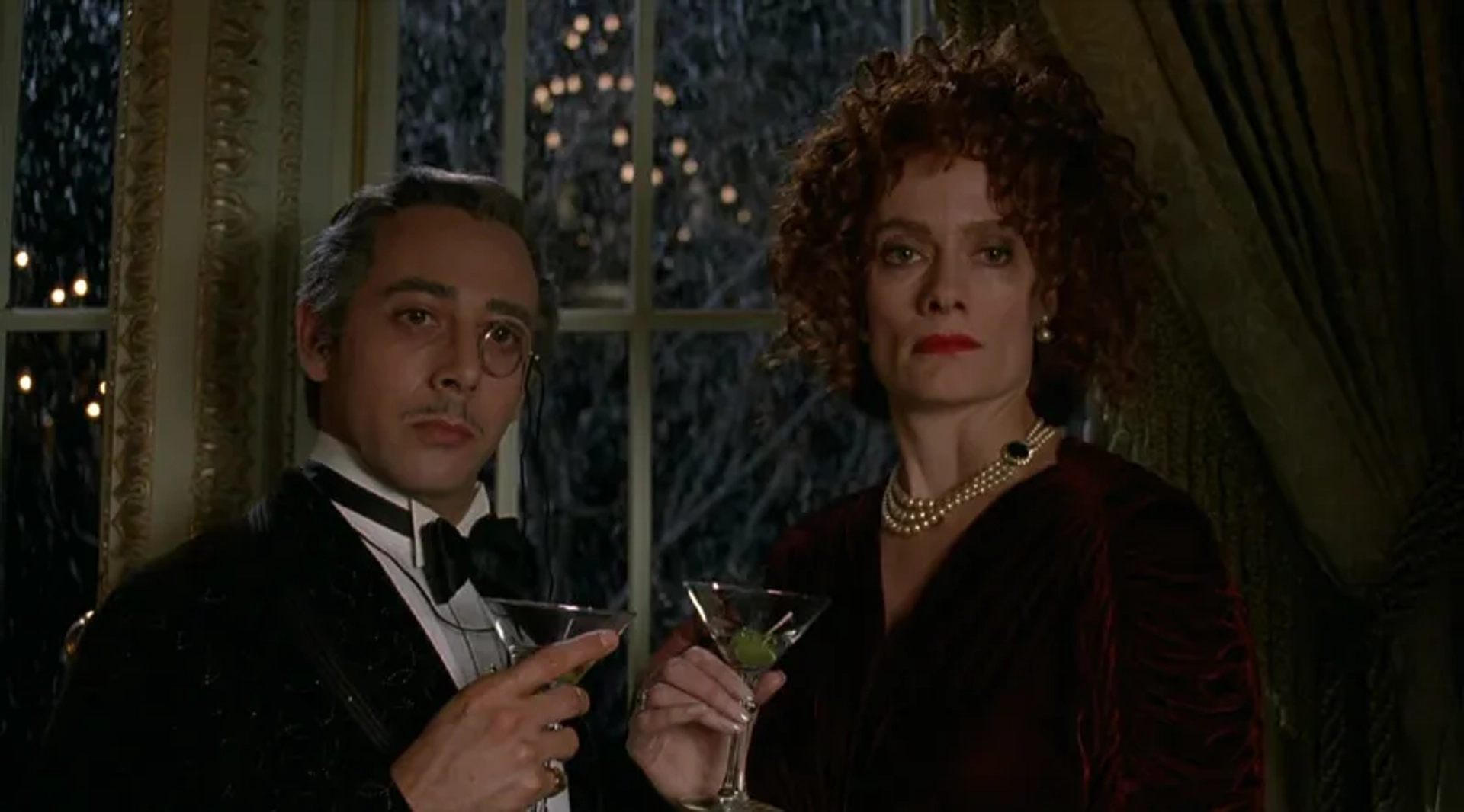 Paul Reubens and Diane Salinger in Batman Returns (1992)