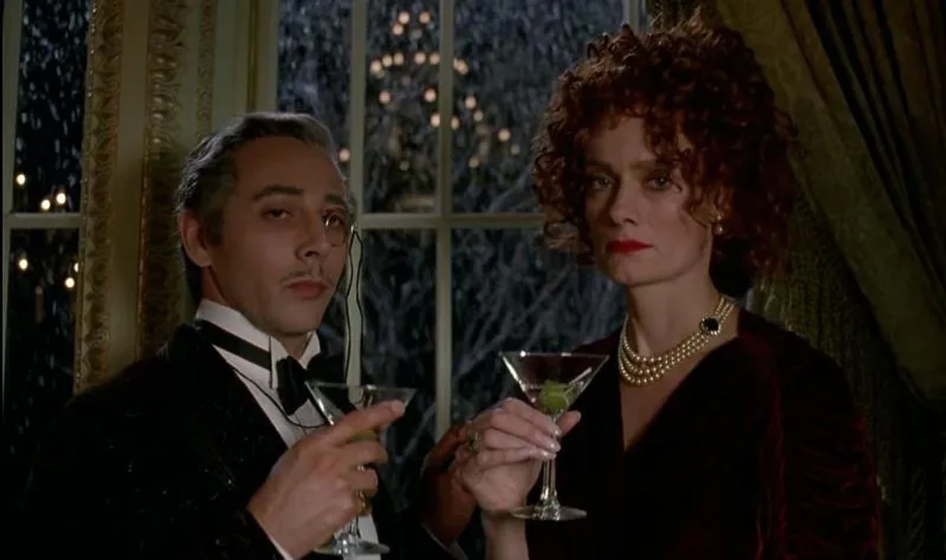 Paul Reubens and Diane Salinger in Batman Returns (1992)