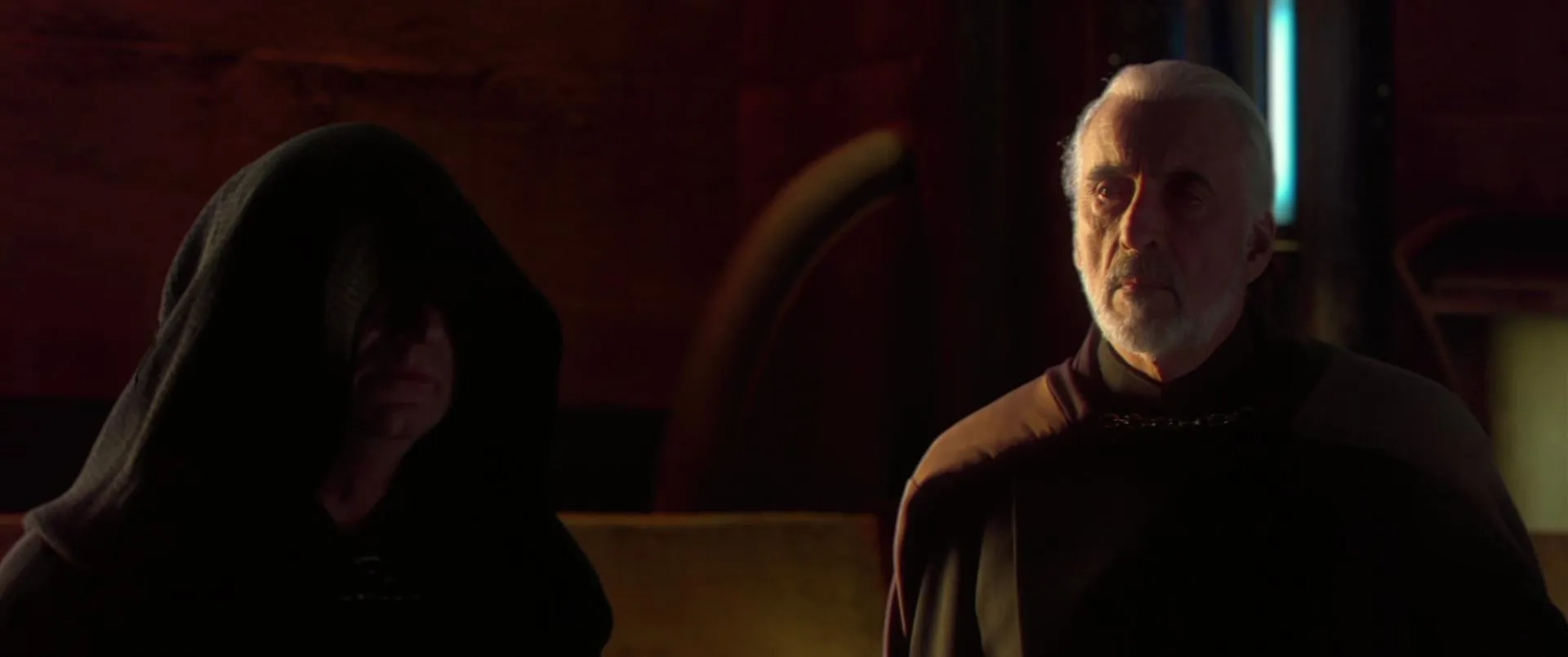 Christopher Lee and Ian McDiarmid in Star Wars: Episode II - Attack of the Clones (2002)