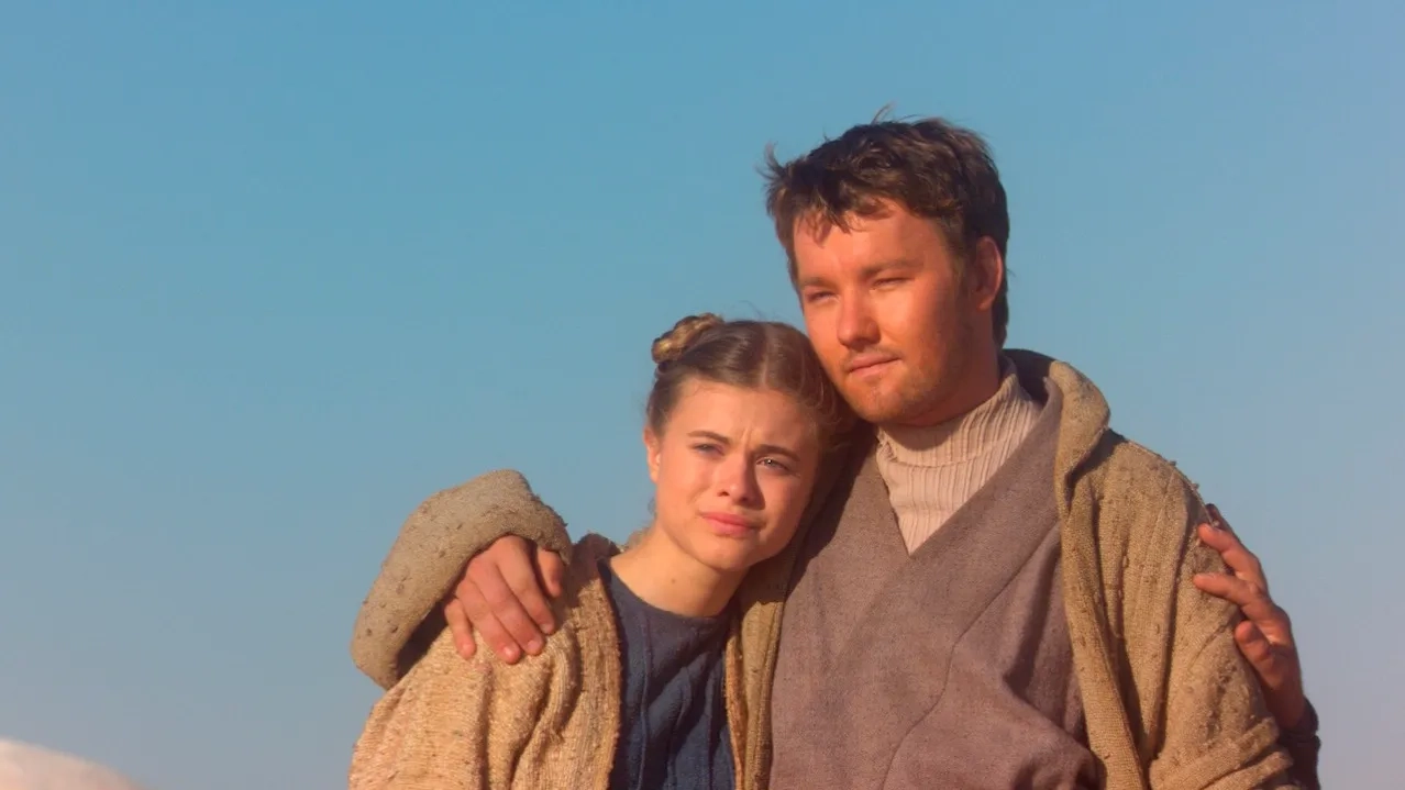 Joel Edgerton and Bonnie Piesse in Star Wars: Episode II - Attack of the Clones (2002)