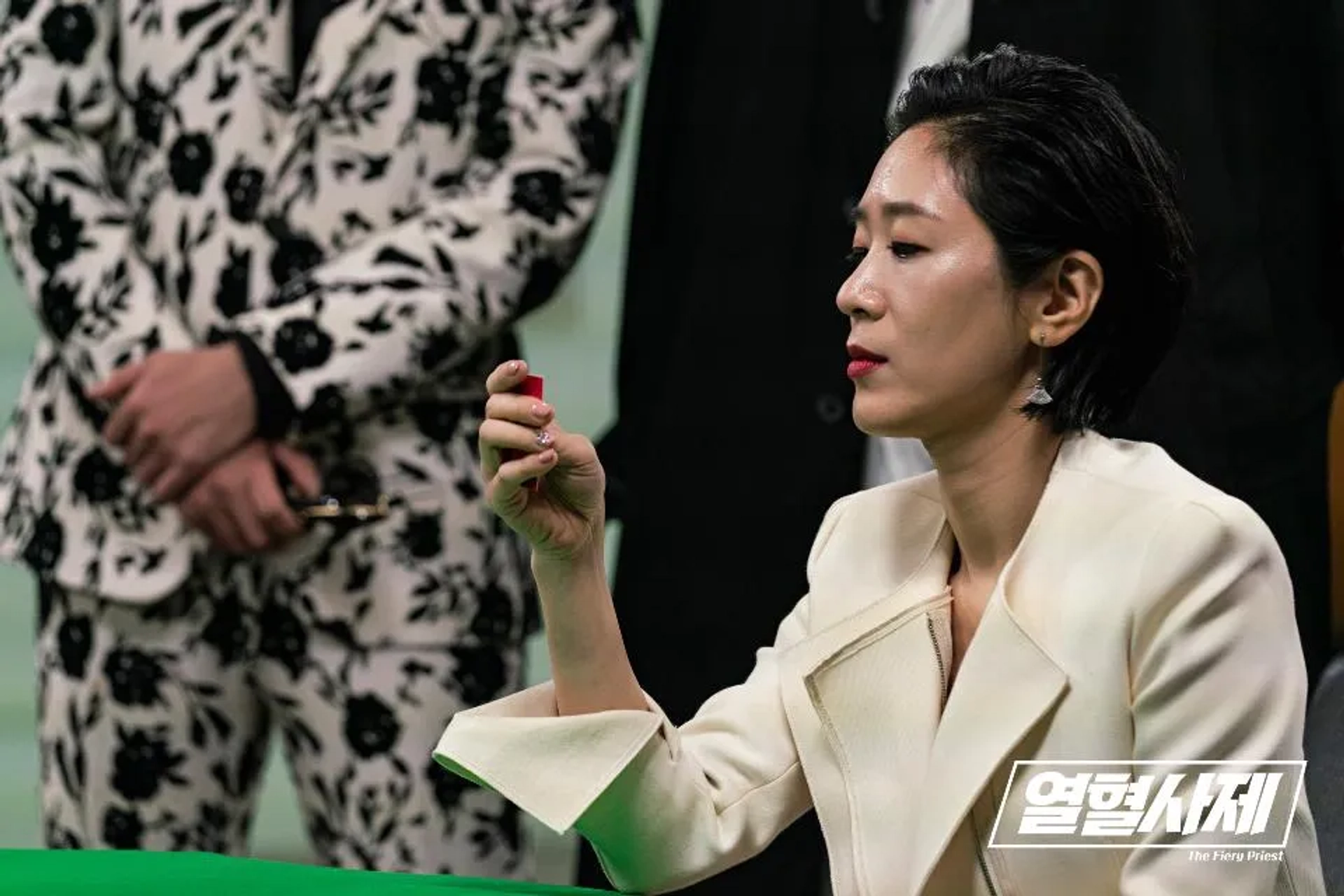 Baek Ji-won in The Fiery Priest: Let Me Teach You a Lesson (2019)