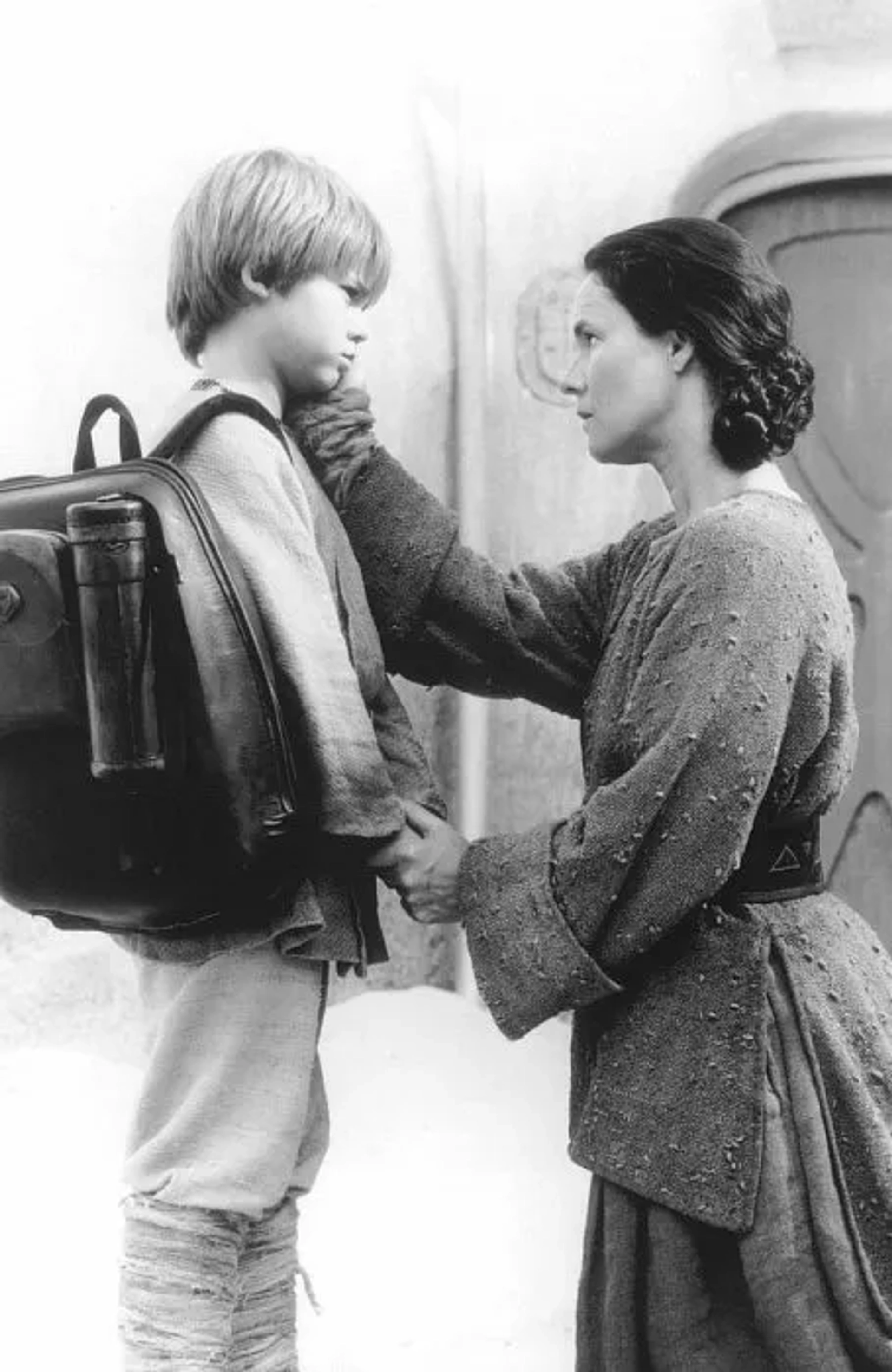 Pernilla August and Jake Lloyd in Star Wars: Episode I - The Phantom Menace (1999)