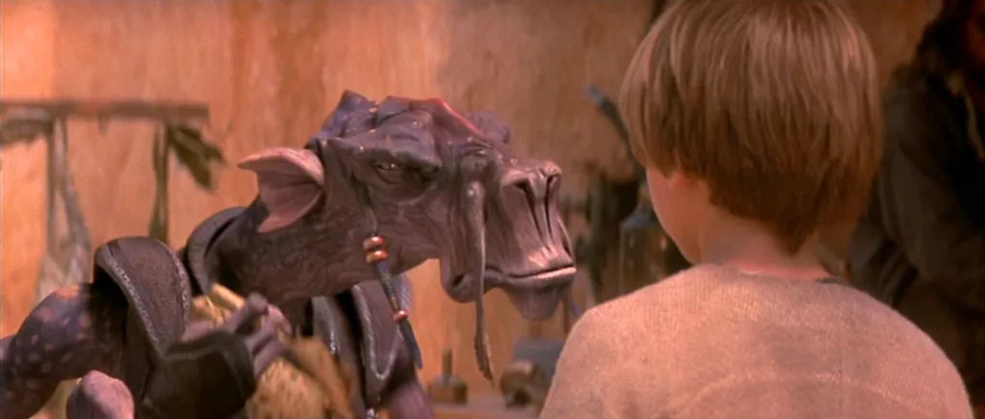 Jake Lloyd and Lewis Macleod in Star Wars: Episode I - The Phantom Menace (1999)