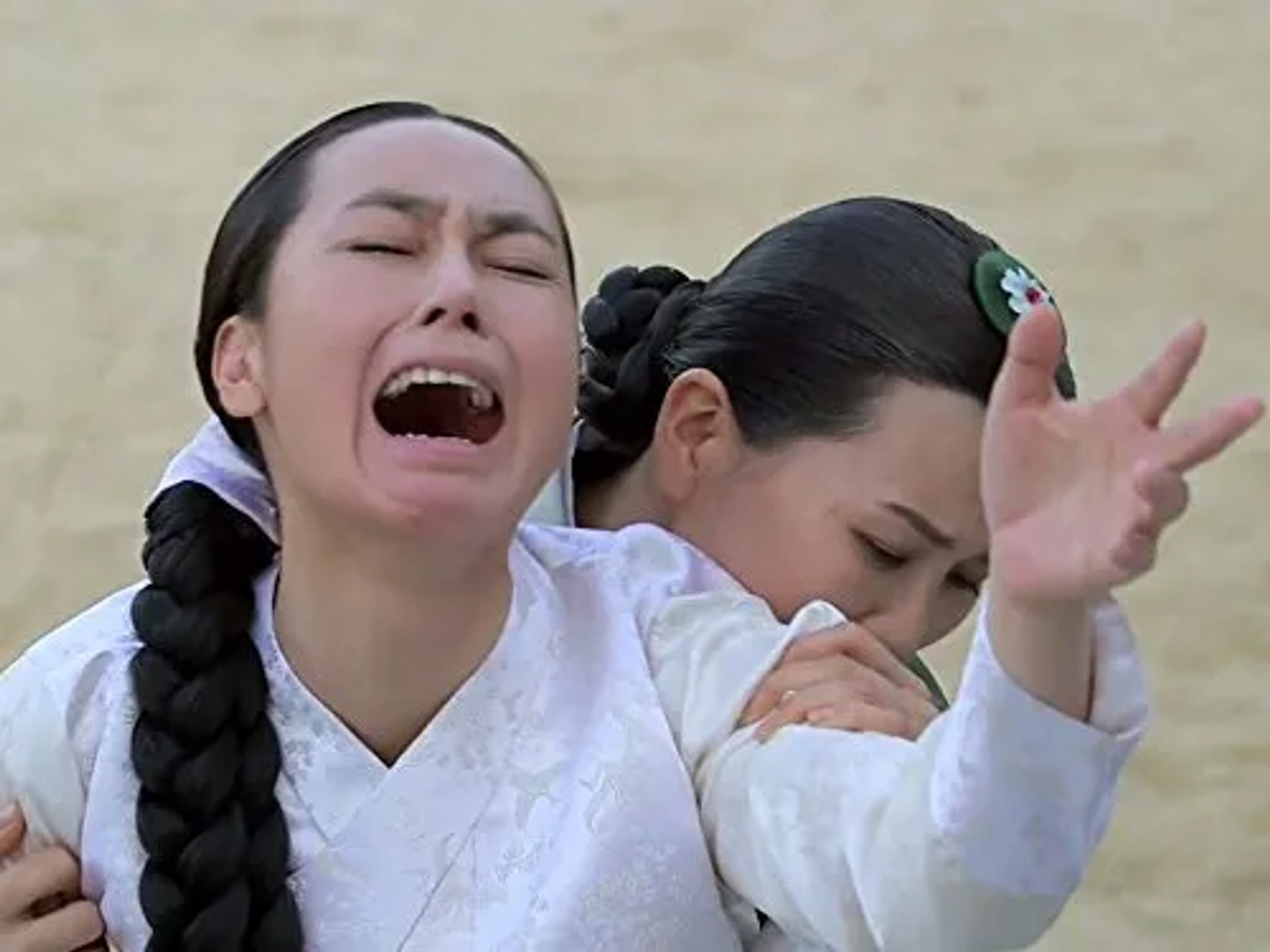 Sun-kyung Kim in Jang Ok-jung, Living by Love (2013)