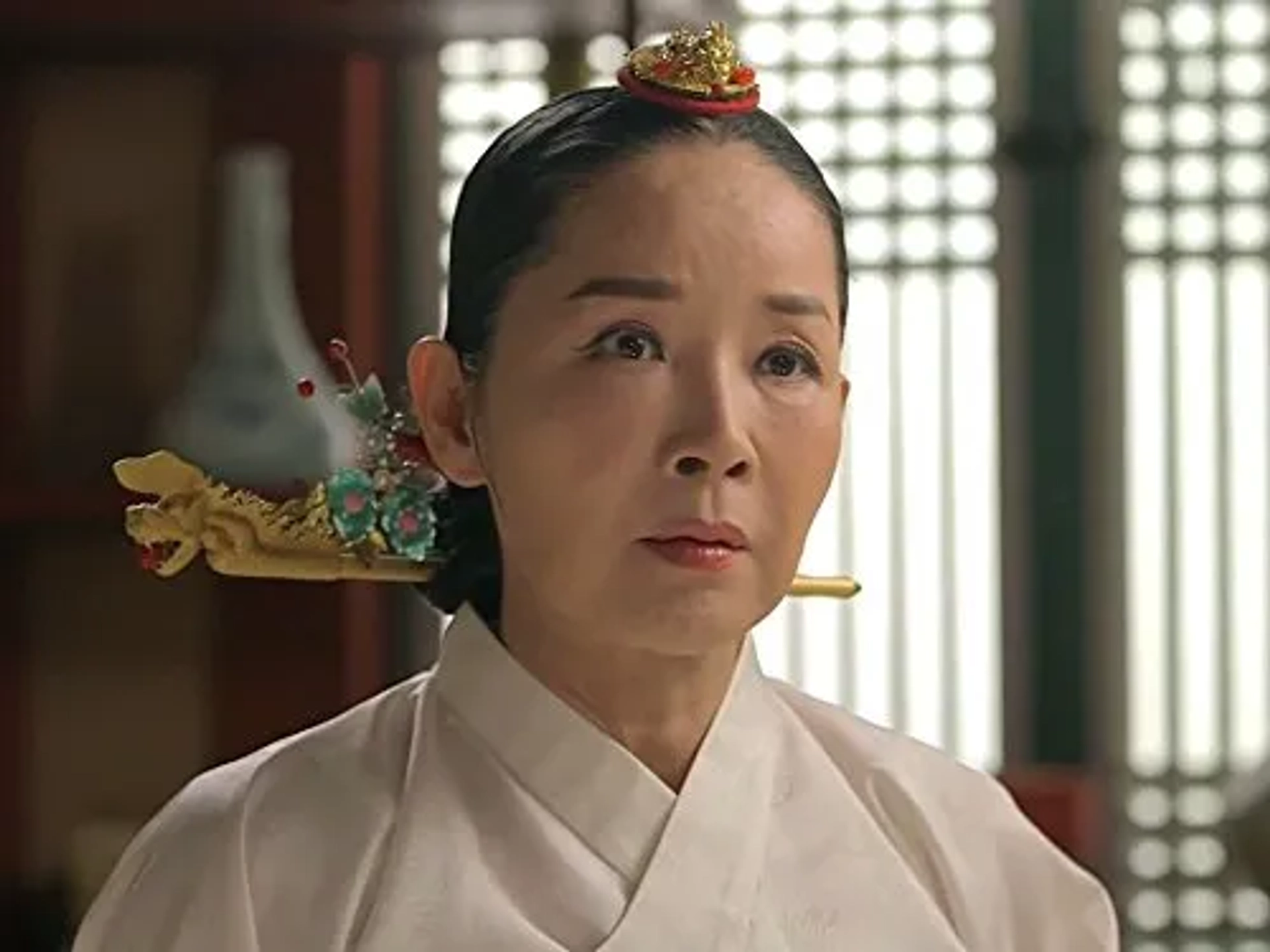 Hyo-chun Lee in Jang Ok-jung, Living by Love (2013)