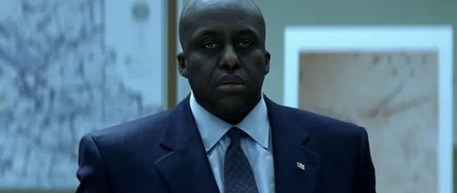 Bill Duke in Red Dragon (2002)