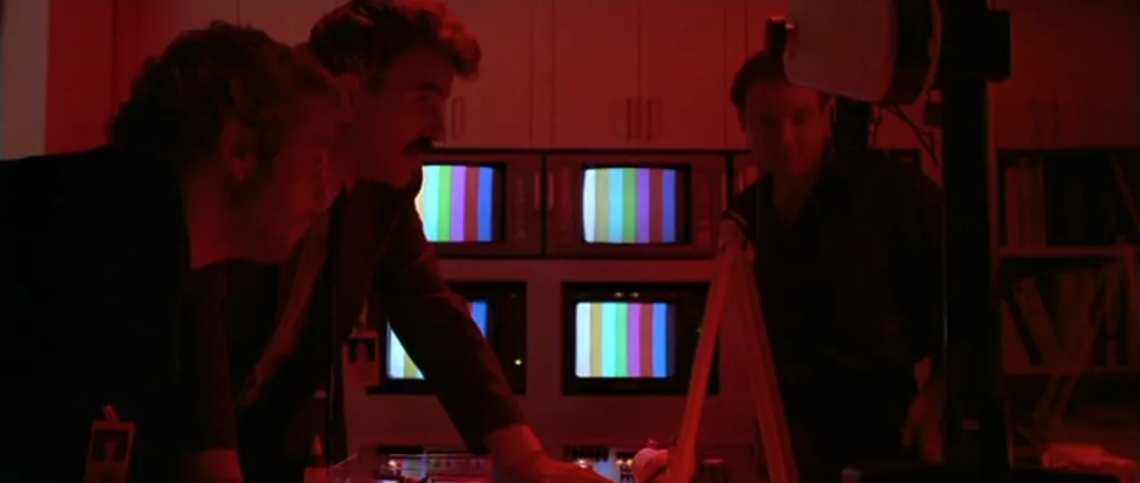 Dennis Farina and William Petersen in Manhunter (1986)