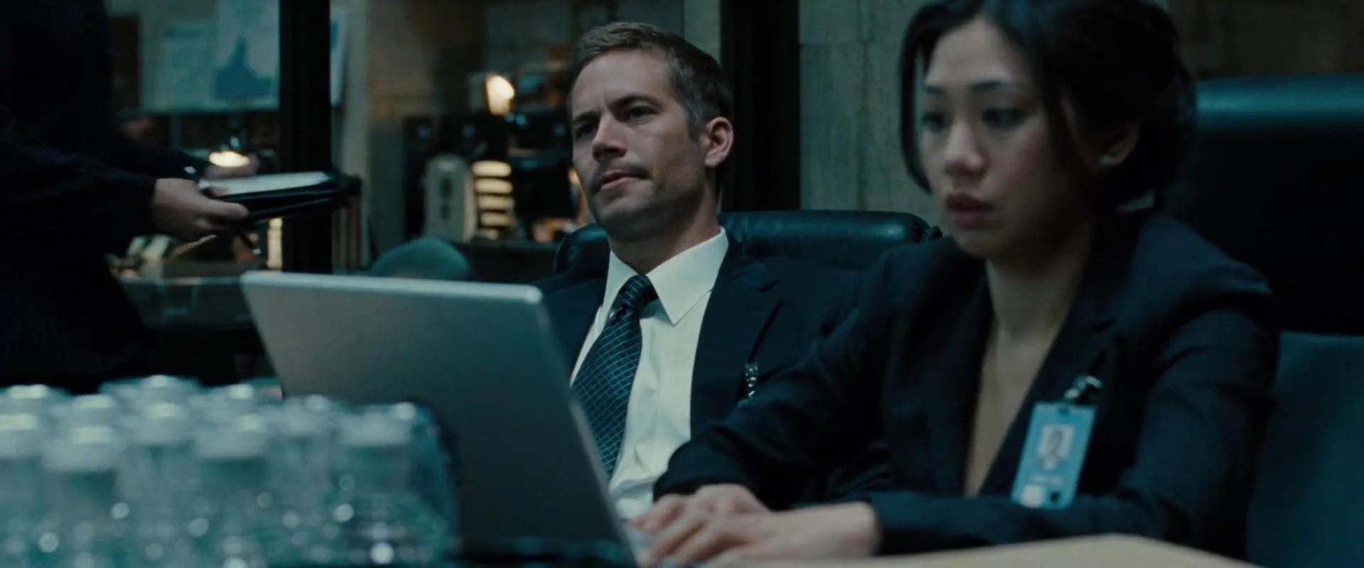 Liza Lapira and Paul Walker in Fast & Furious (2009)