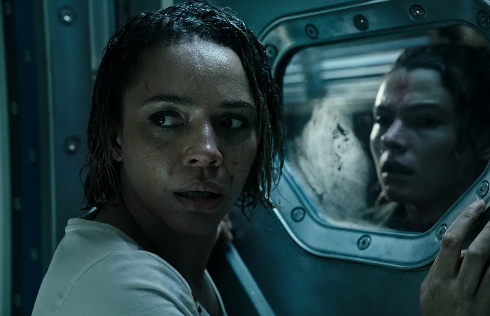 Carmen Ejogo and Amy Seimetz in Alien: Covenant (2017)