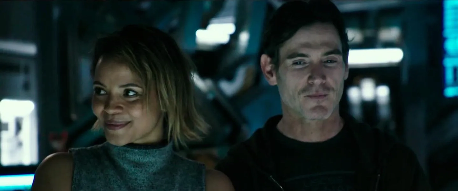 Billy Crudup and Carmen Ejogo in Alien: Covenant (2017)