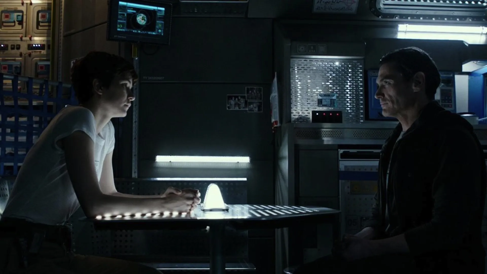 Billy Crudup and Katherine Waterston in Alien: Covenant (2017)