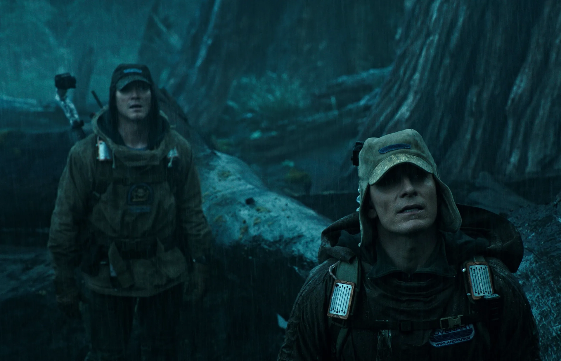 Billy Crudup and Michael Fassbender in Alien: Covenant (2017)